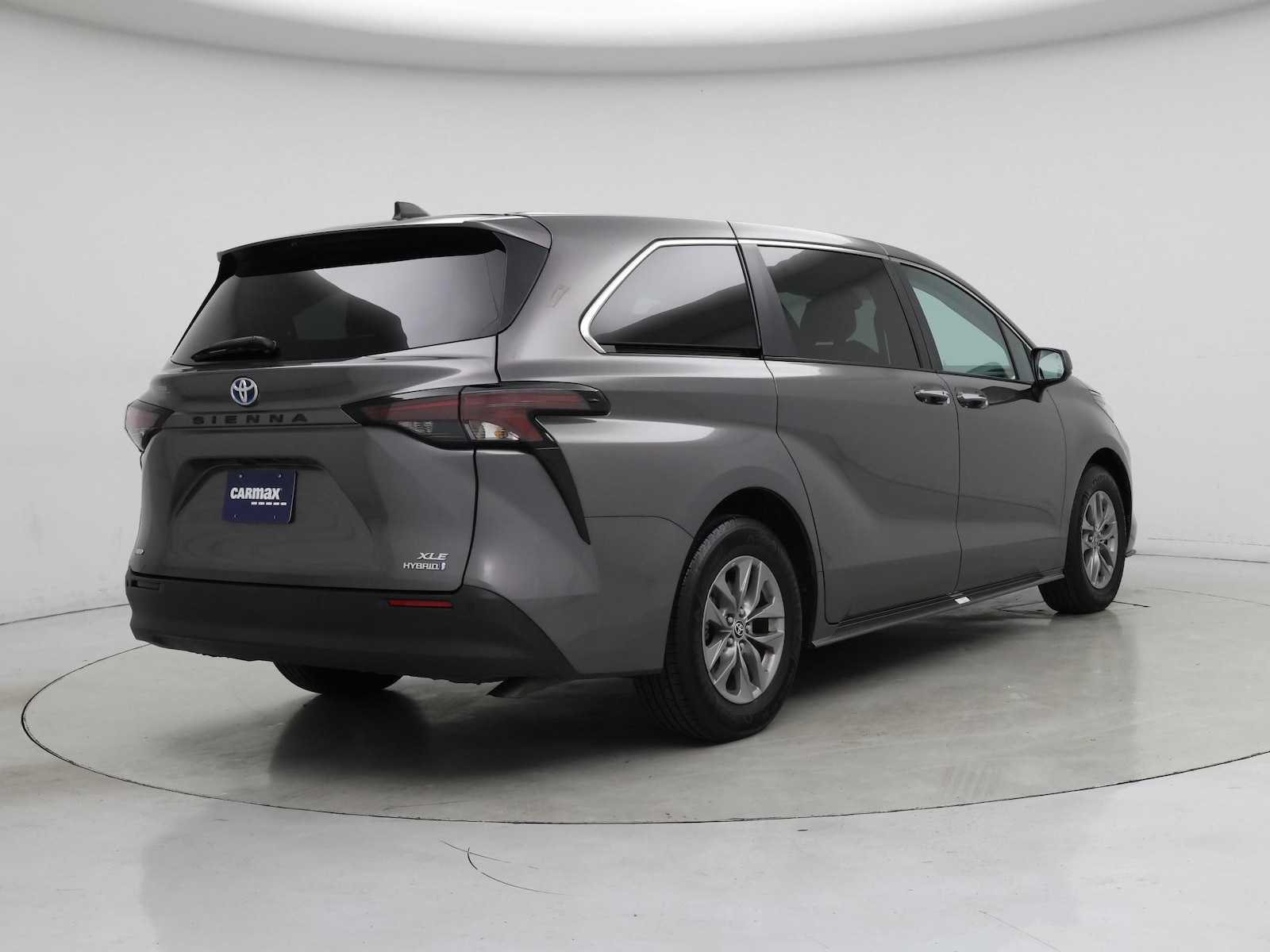 2023 Toyota Sienna XLE - Photo 9