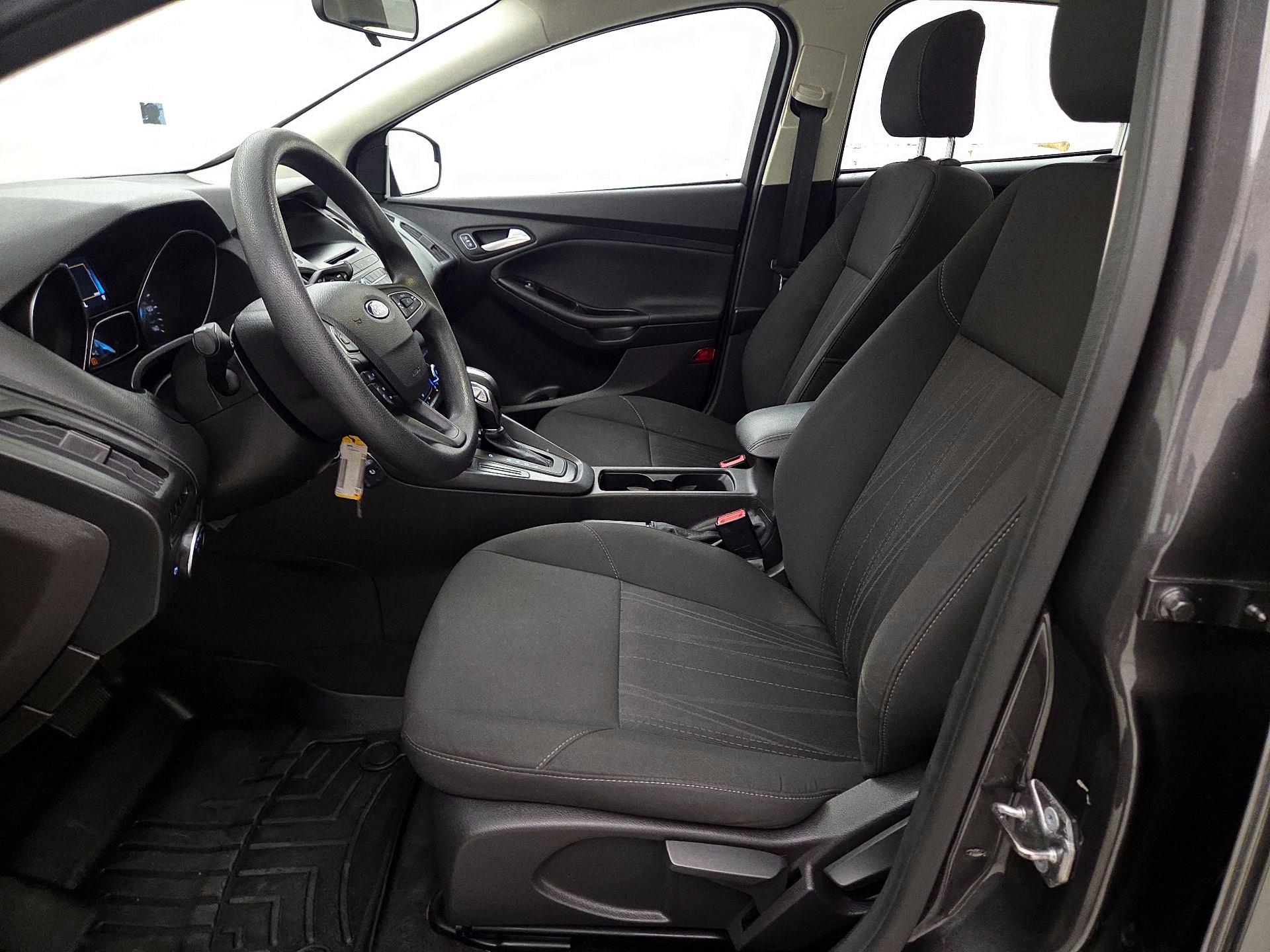 Thumbnail: 2016 Ford Focus - 11