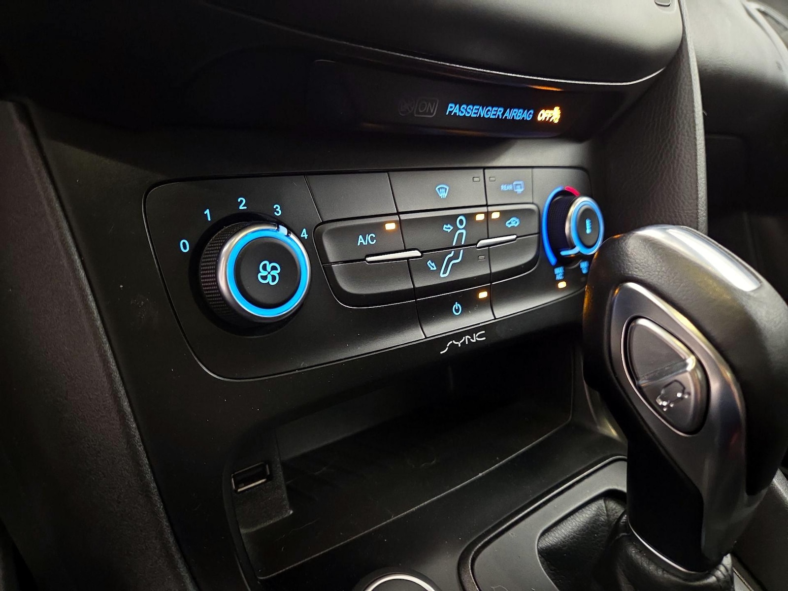 2016 Ford Focus SE - Photo 17