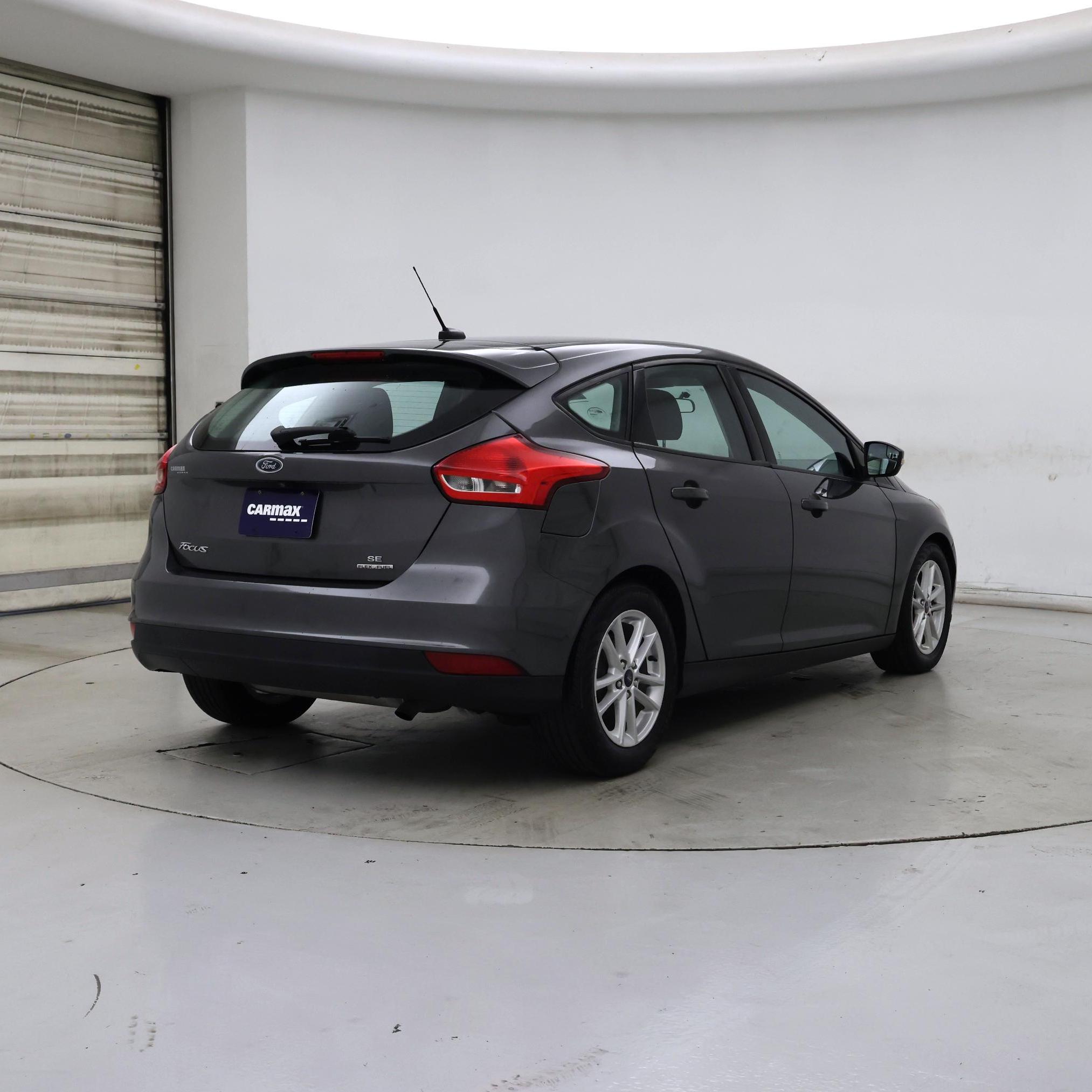 Thumbnail: 2016 Ford Focus - 8