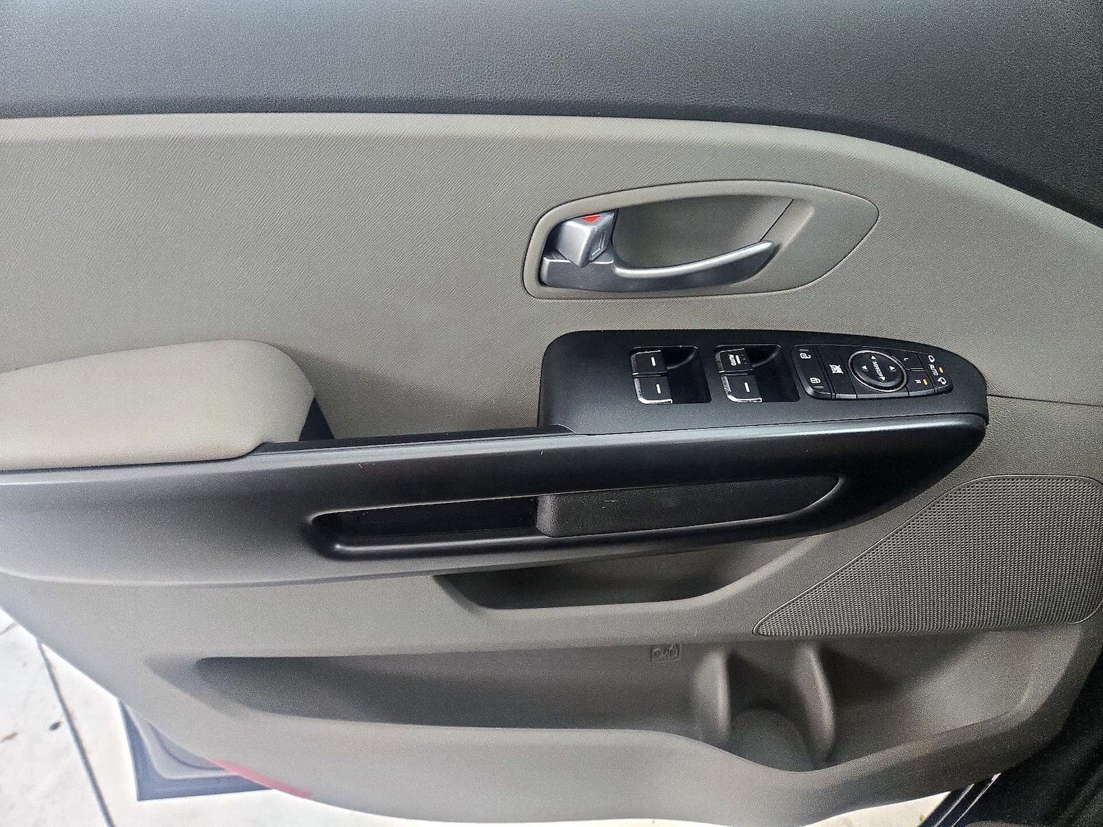 2017 Kia Sedona LX - Photo 13