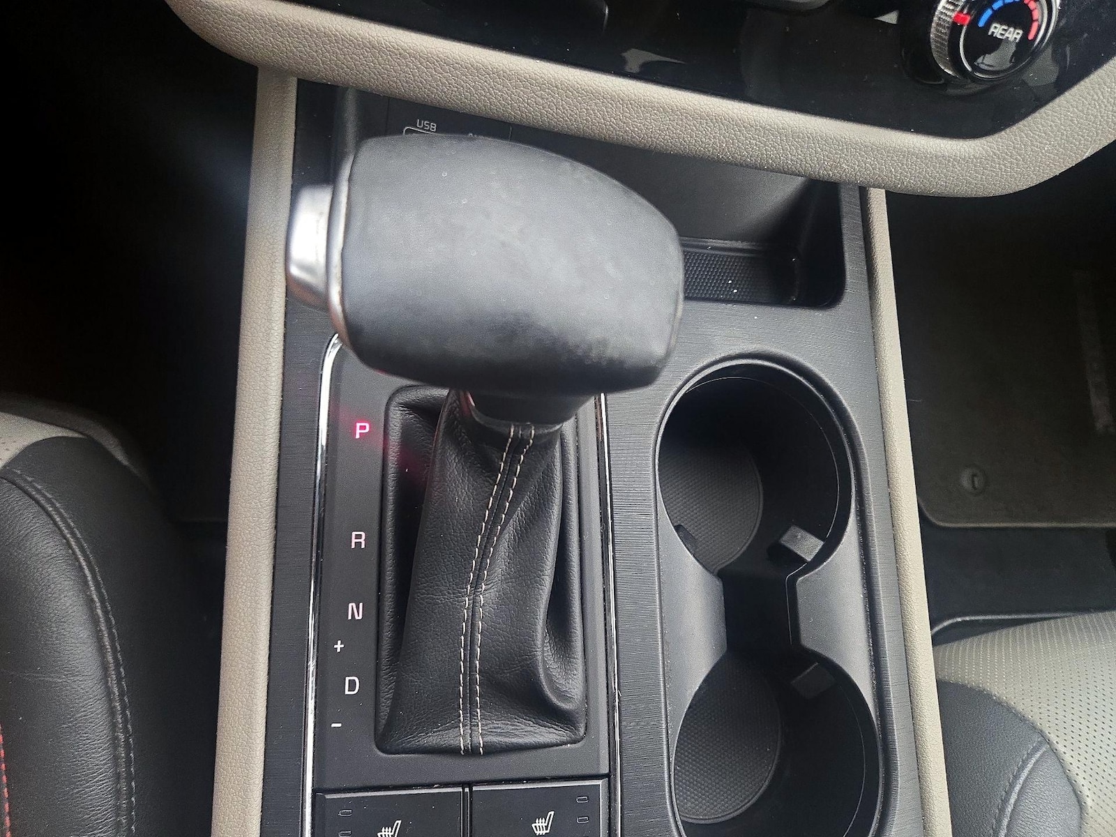 2017 Kia Sedona LX - Photo 18
