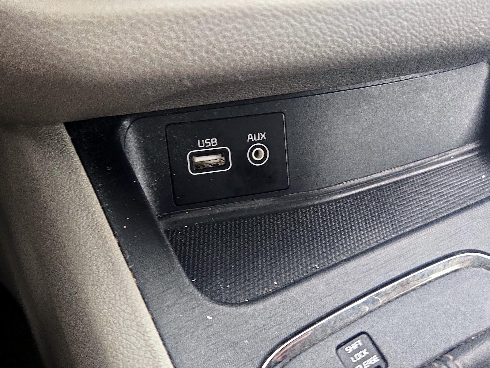 2017 Kia Sedona LX - Photo 19