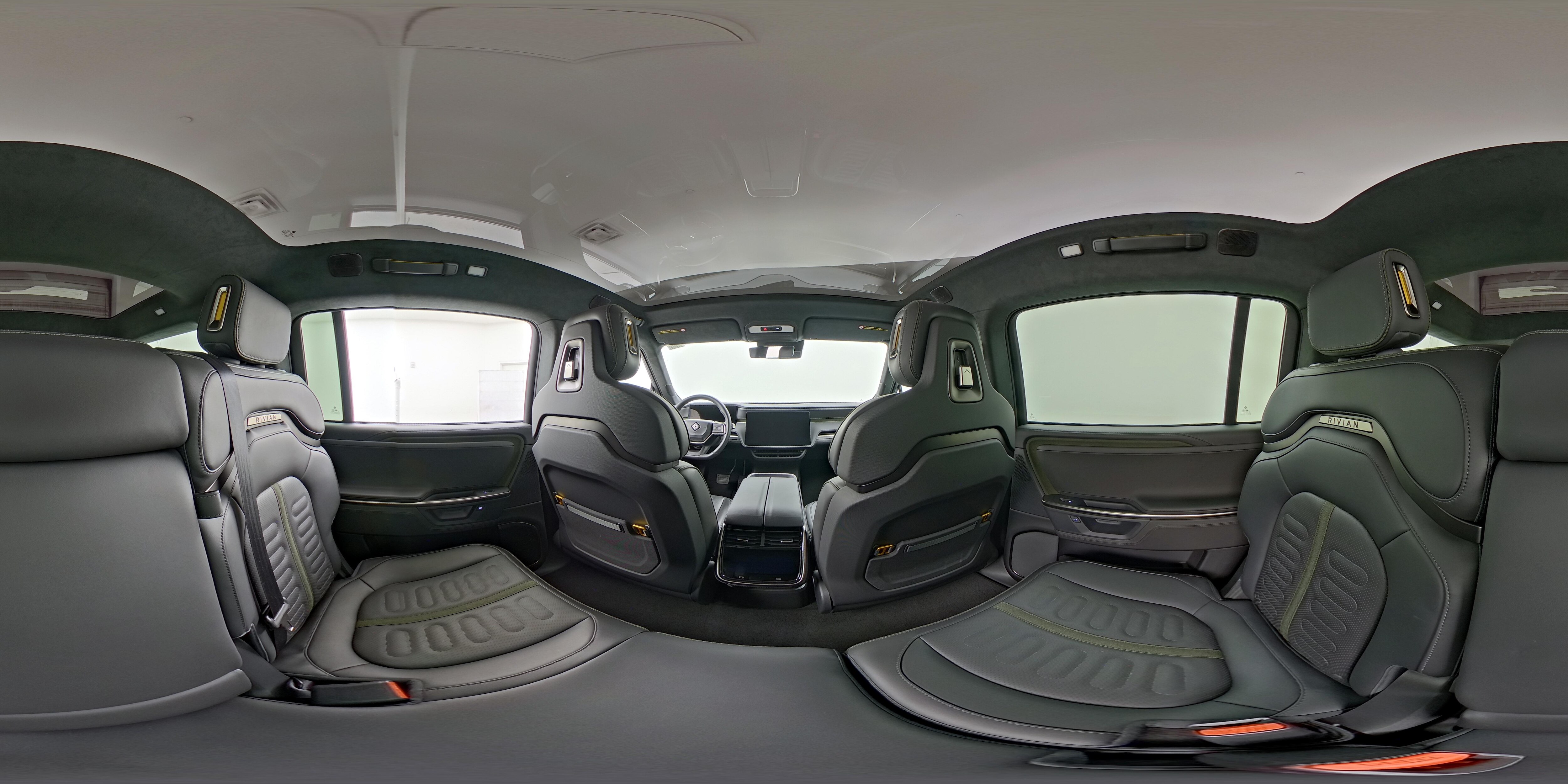2025 Rivian R1S Adventure - Photo 28
