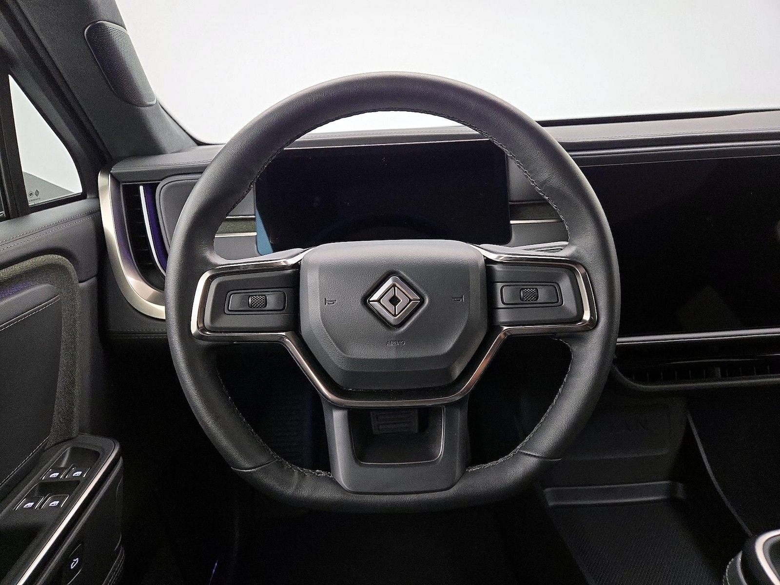 2025 Rivian R1S Adventure - Photo 11