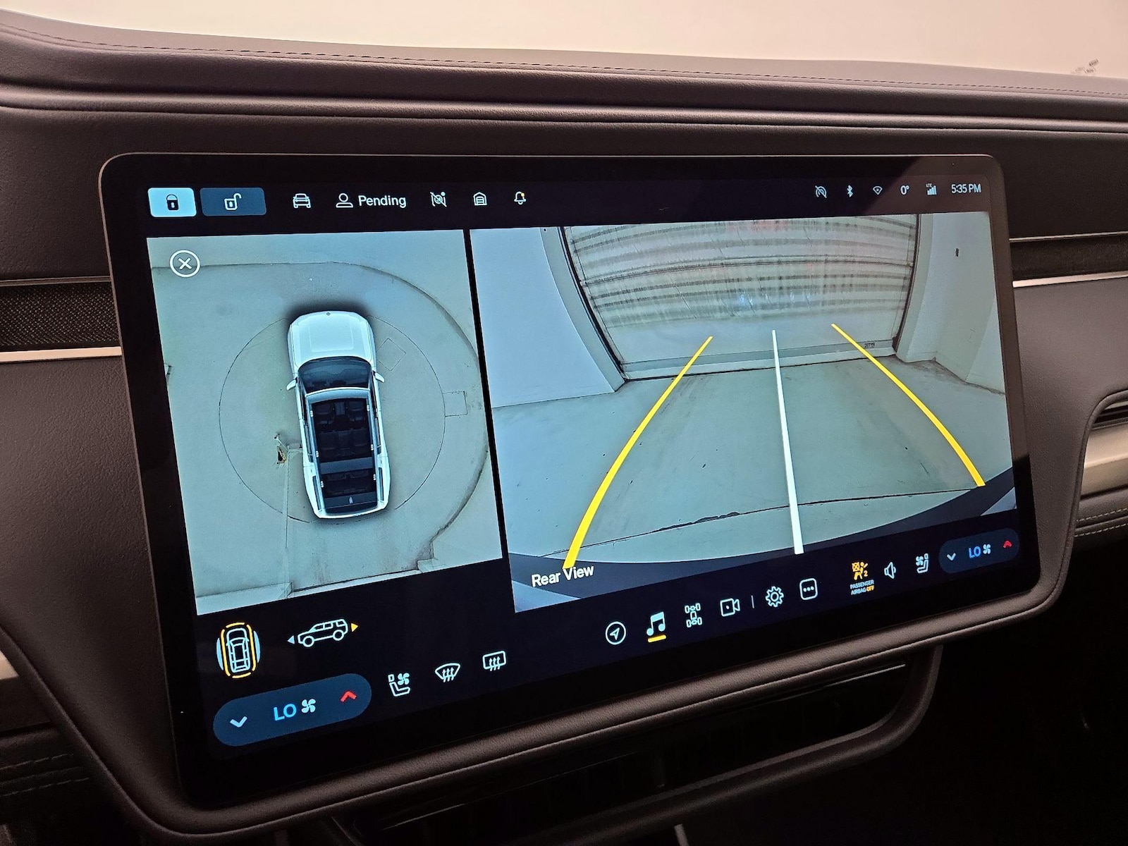 2025 Rivian R1S Adventure - Photo 15