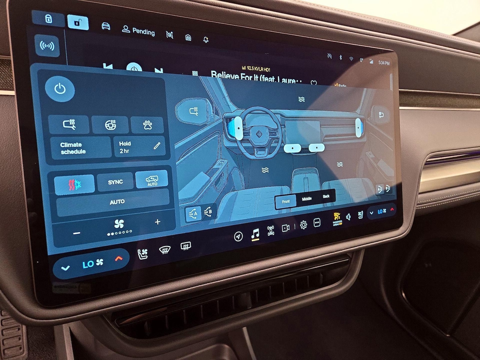 2025 Rivian R1S Adventure - Photo 17