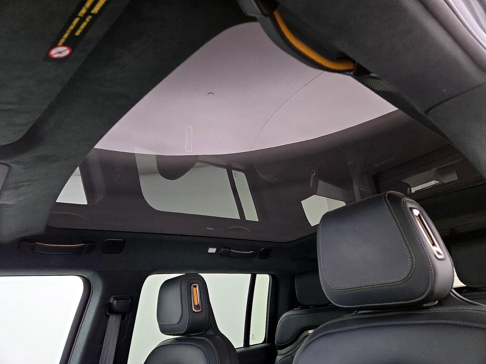 2025 Rivian R1S Adventure - Photo 20