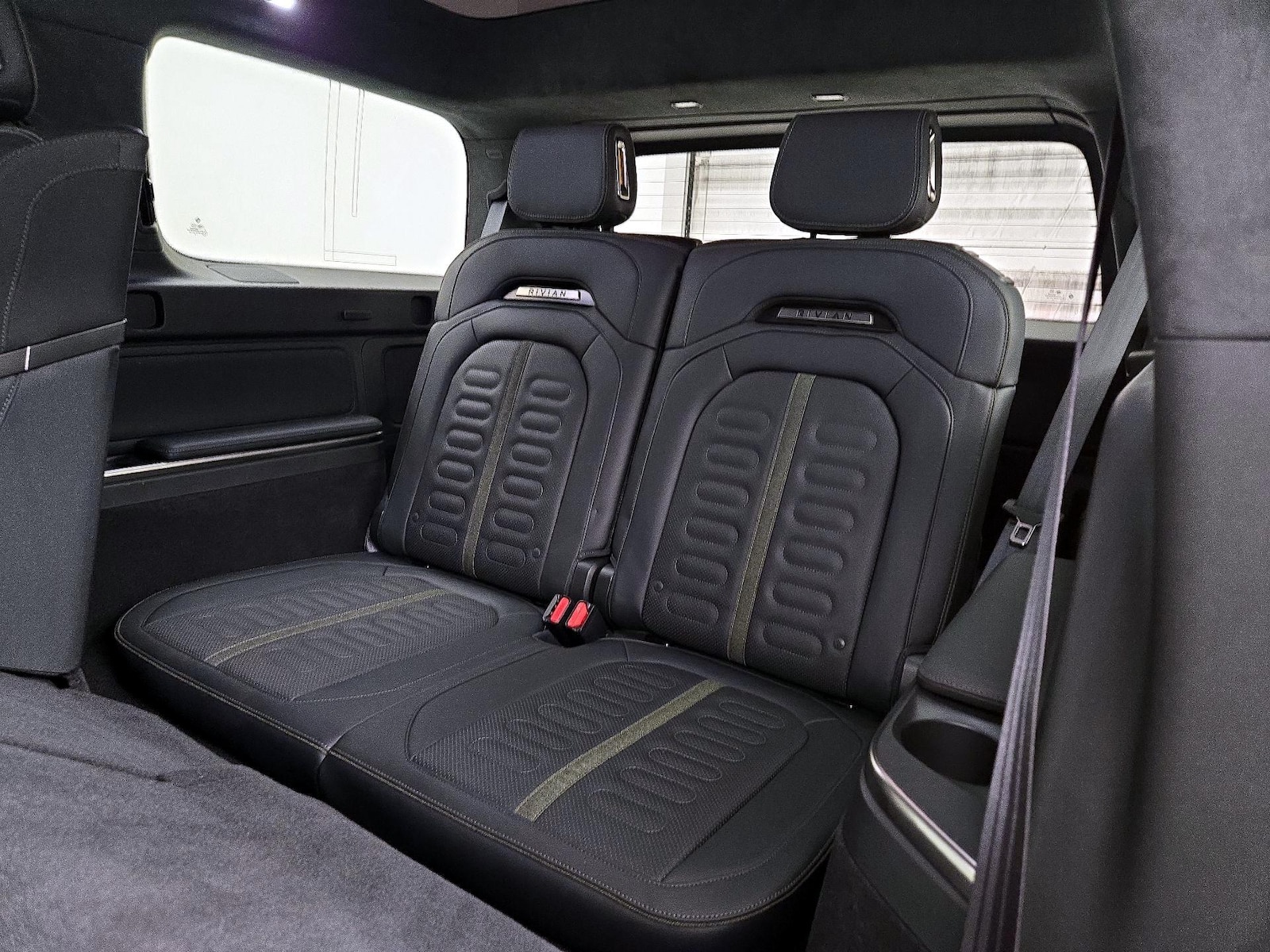 2025 Rivian R1S Adventure - Photo 22