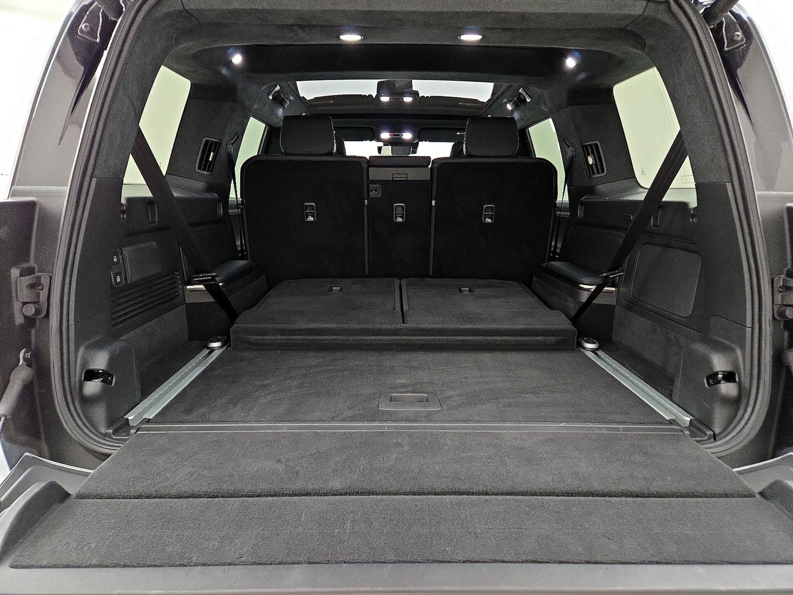 2025 Rivian R1S Adventure - Photo 24
