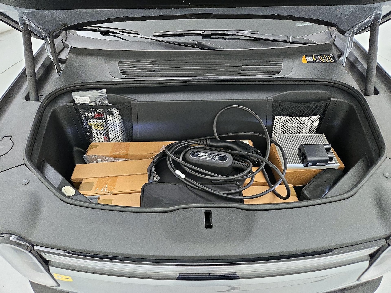 2025 Rivian R1S Adventure - Photo 25