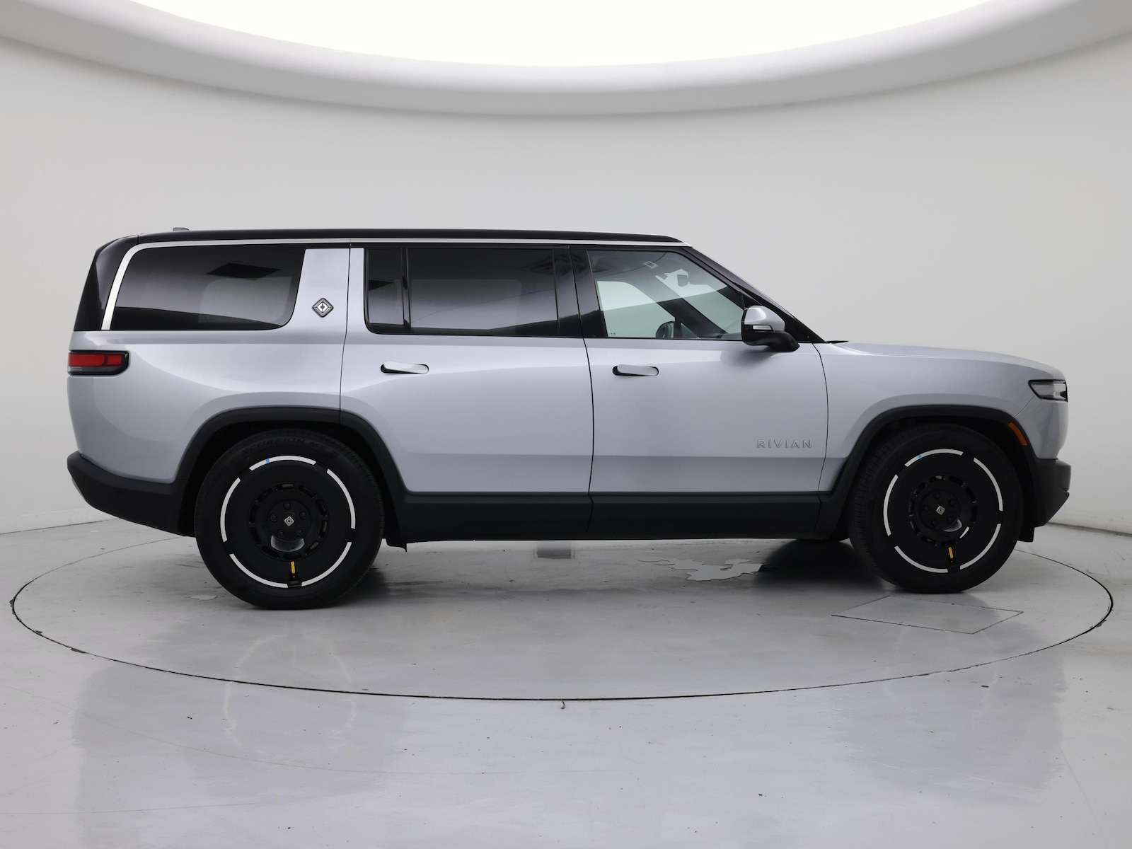 2025 Rivian R1S Adventure - Photo 8