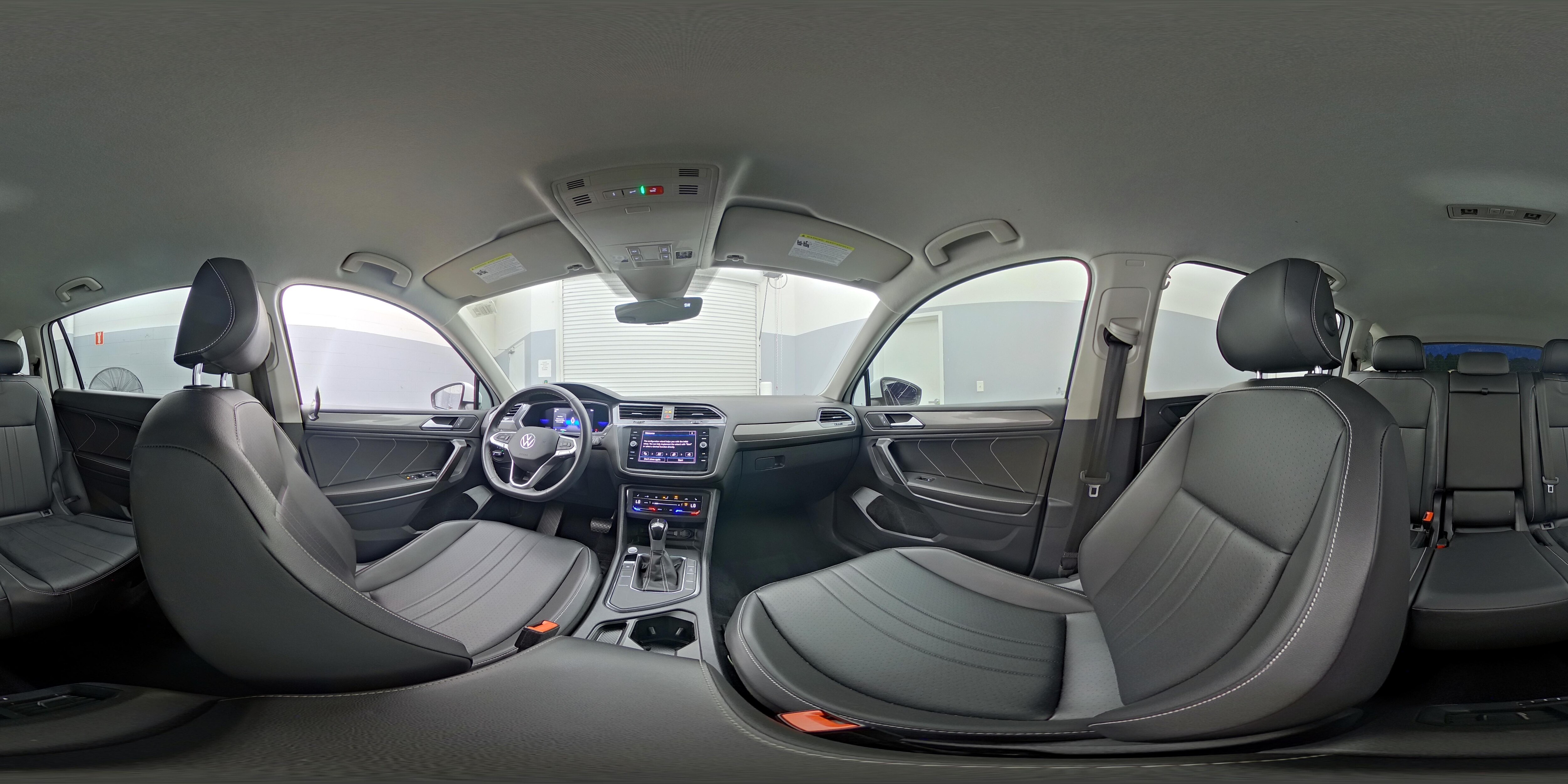 2022 Volkswagen Tiguan SE - Photo 24