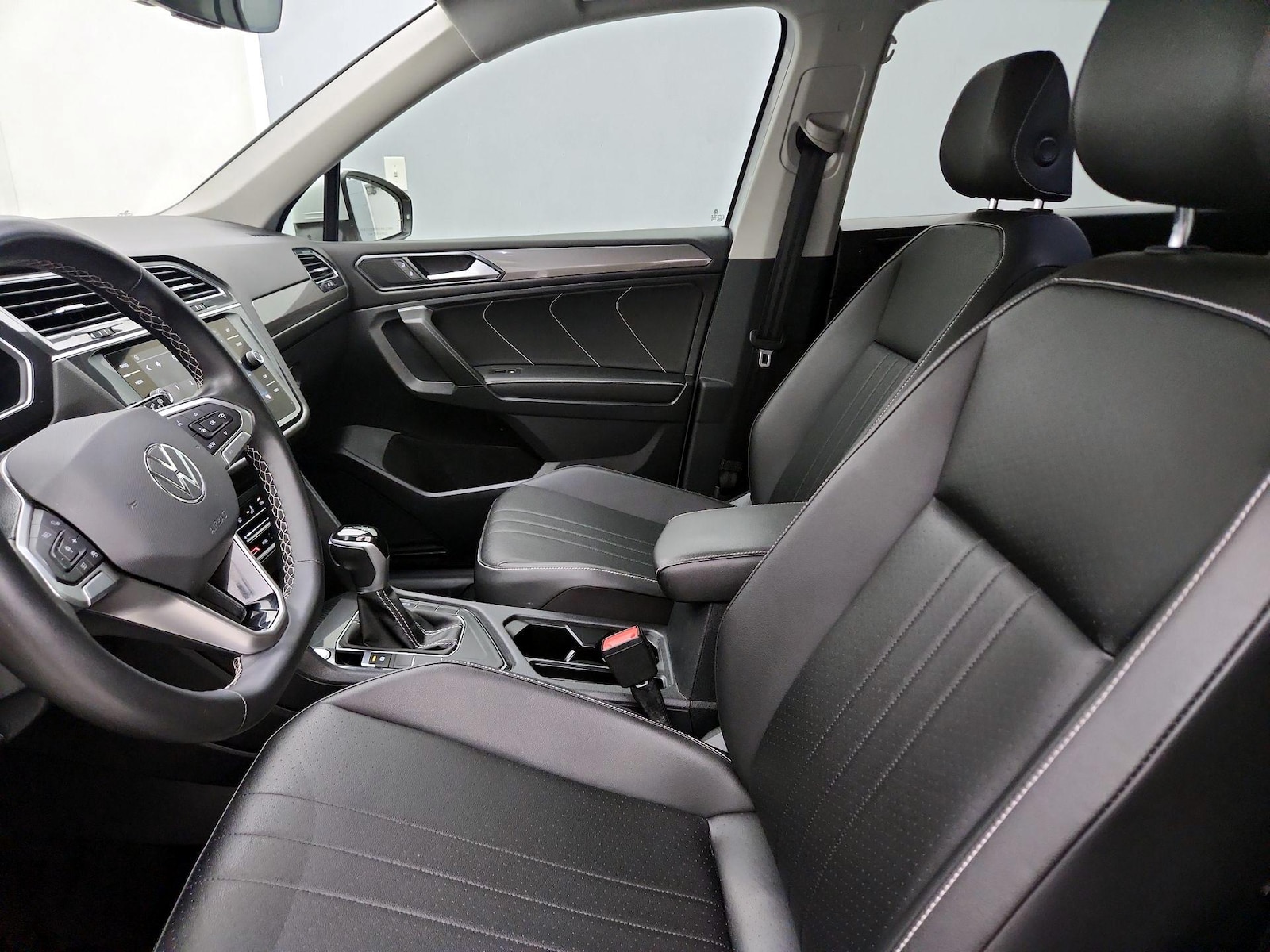 2022 Volkswagen Tiguan SE - Photo 12