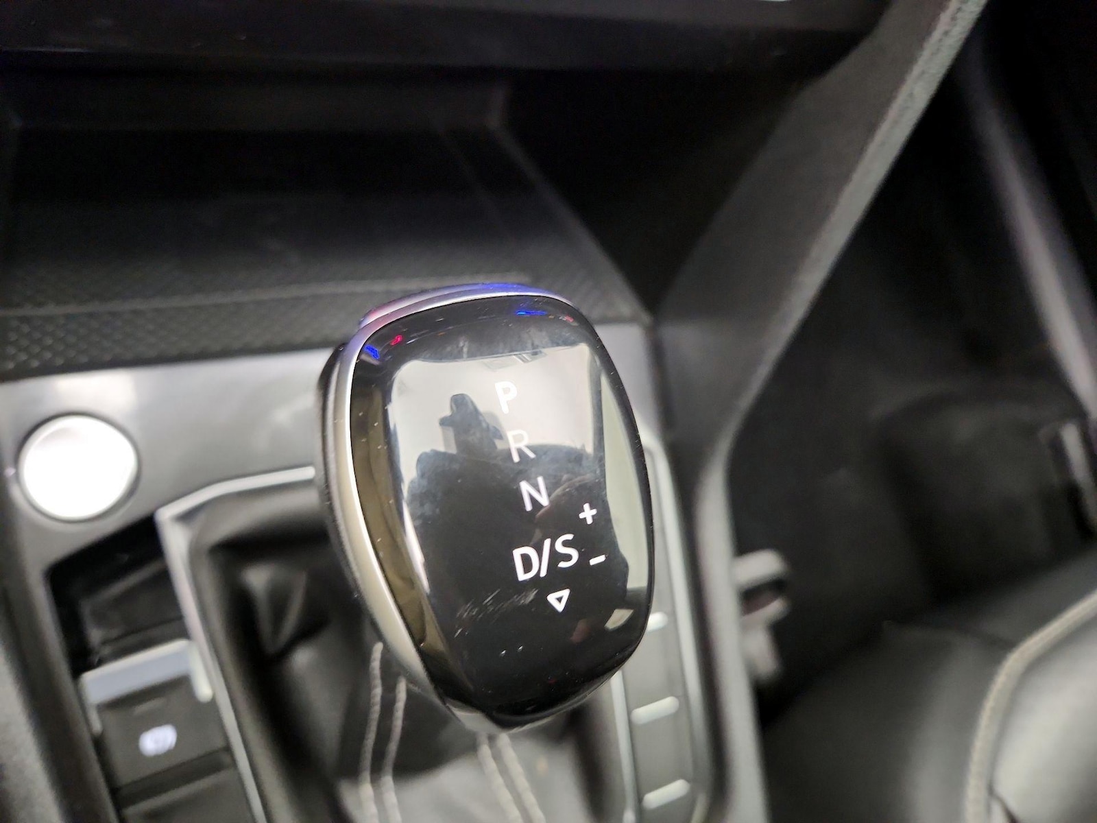 2022 Volkswagen Tiguan SE - Photo 18