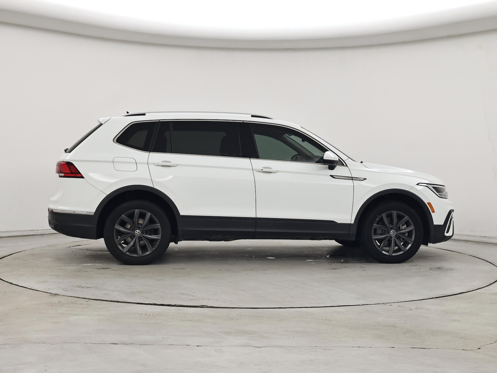 2022 Volkswagen Tiguan SE - Photo 8