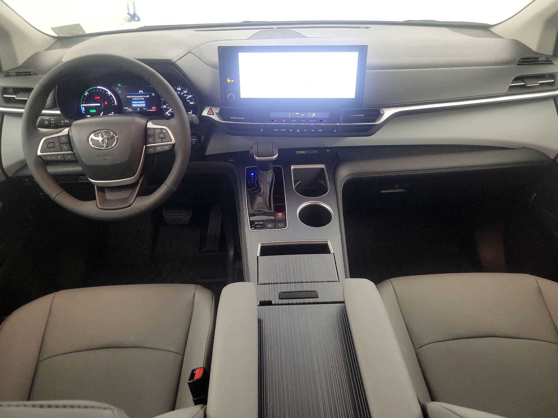 Thumbnail: 2026 Toyota Sienna - 9