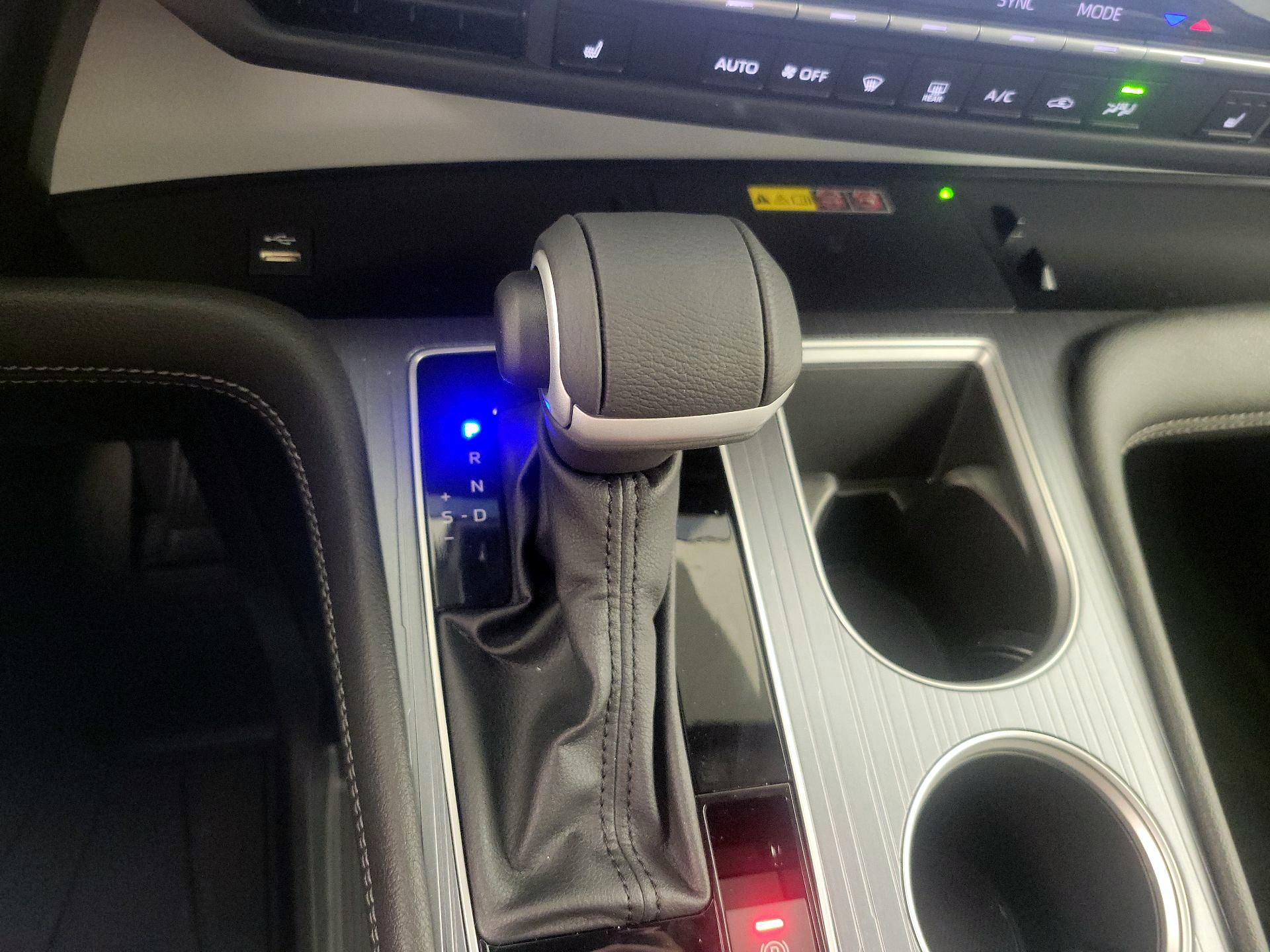 Thumbnail: 2026 Toyota Sienna - 18