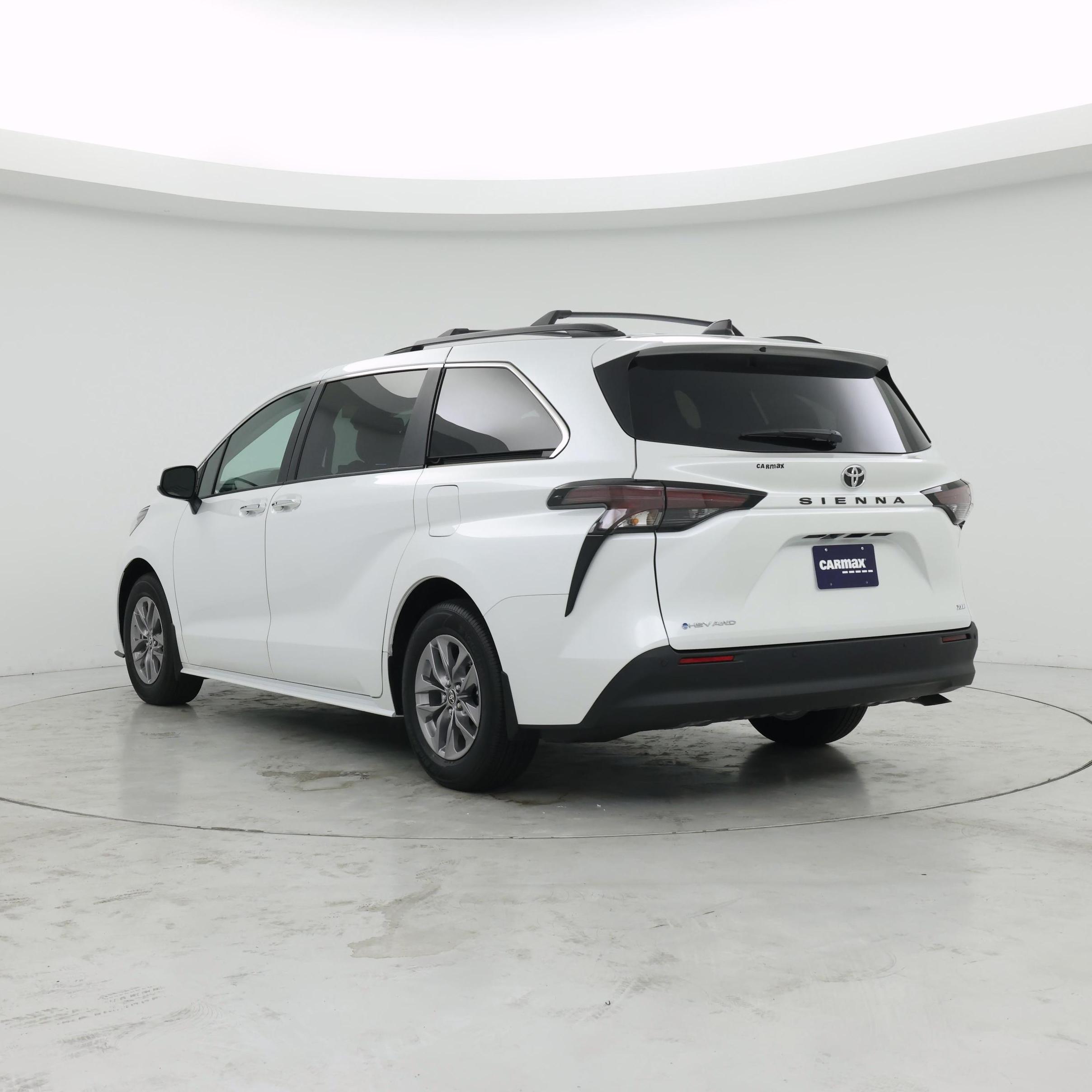 Thumbnail: 2026 Toyota Sienna - 2