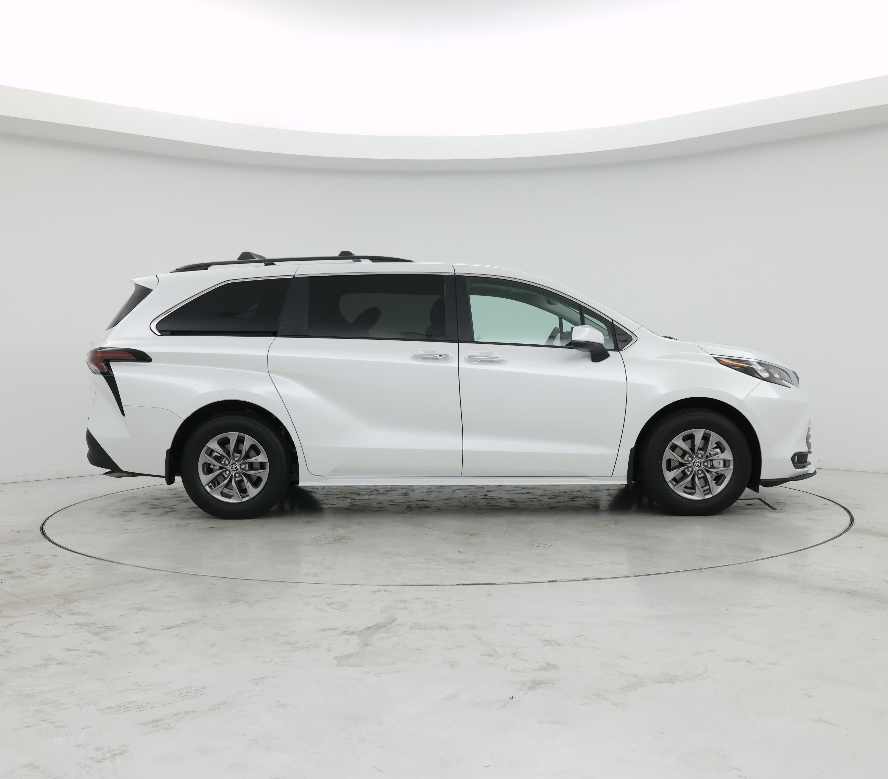 Thumbnail: 2026 Toyota Sienna - 7
