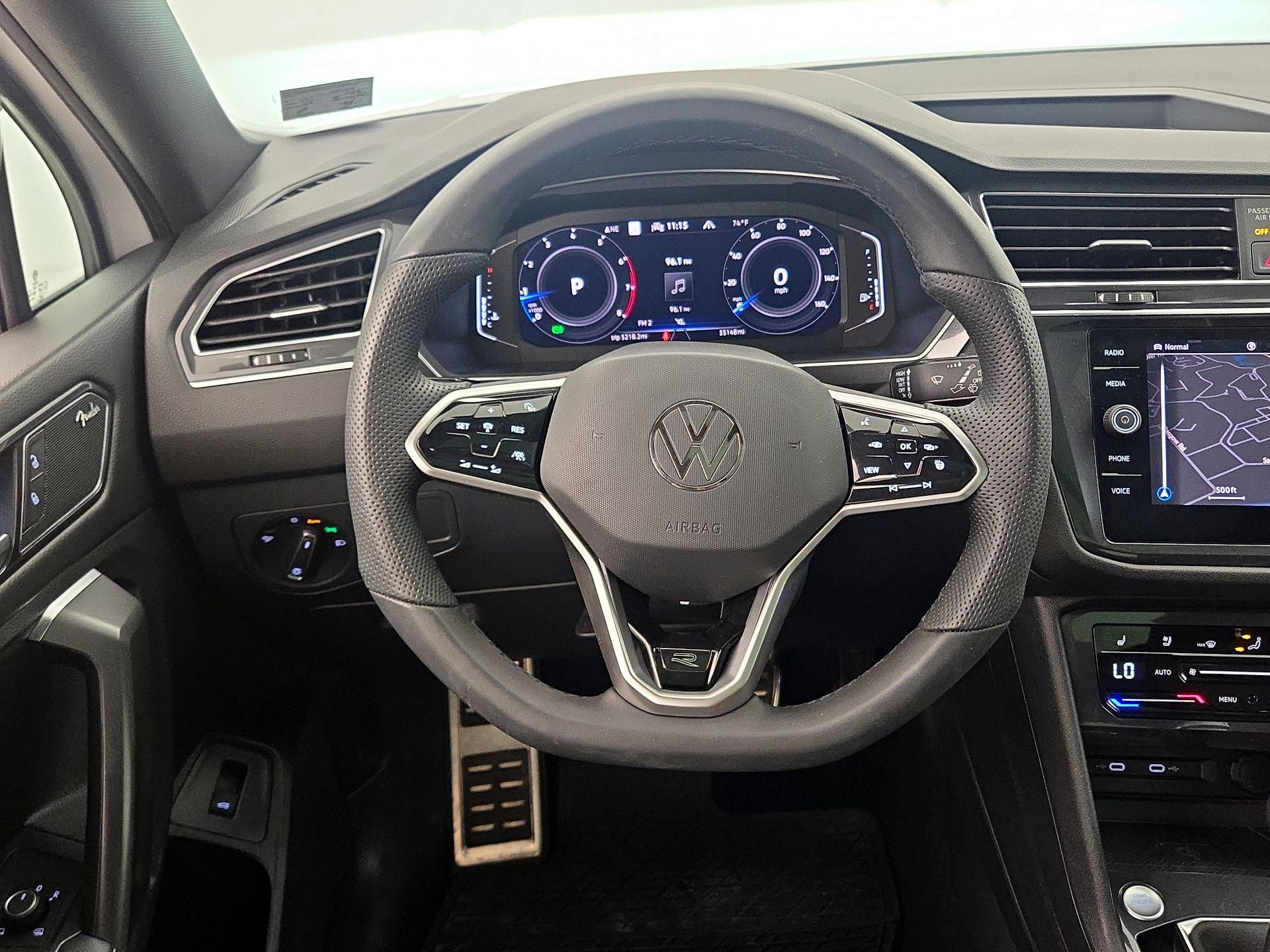Thumbnail: 2022 Volkswagen Tiguan - 10