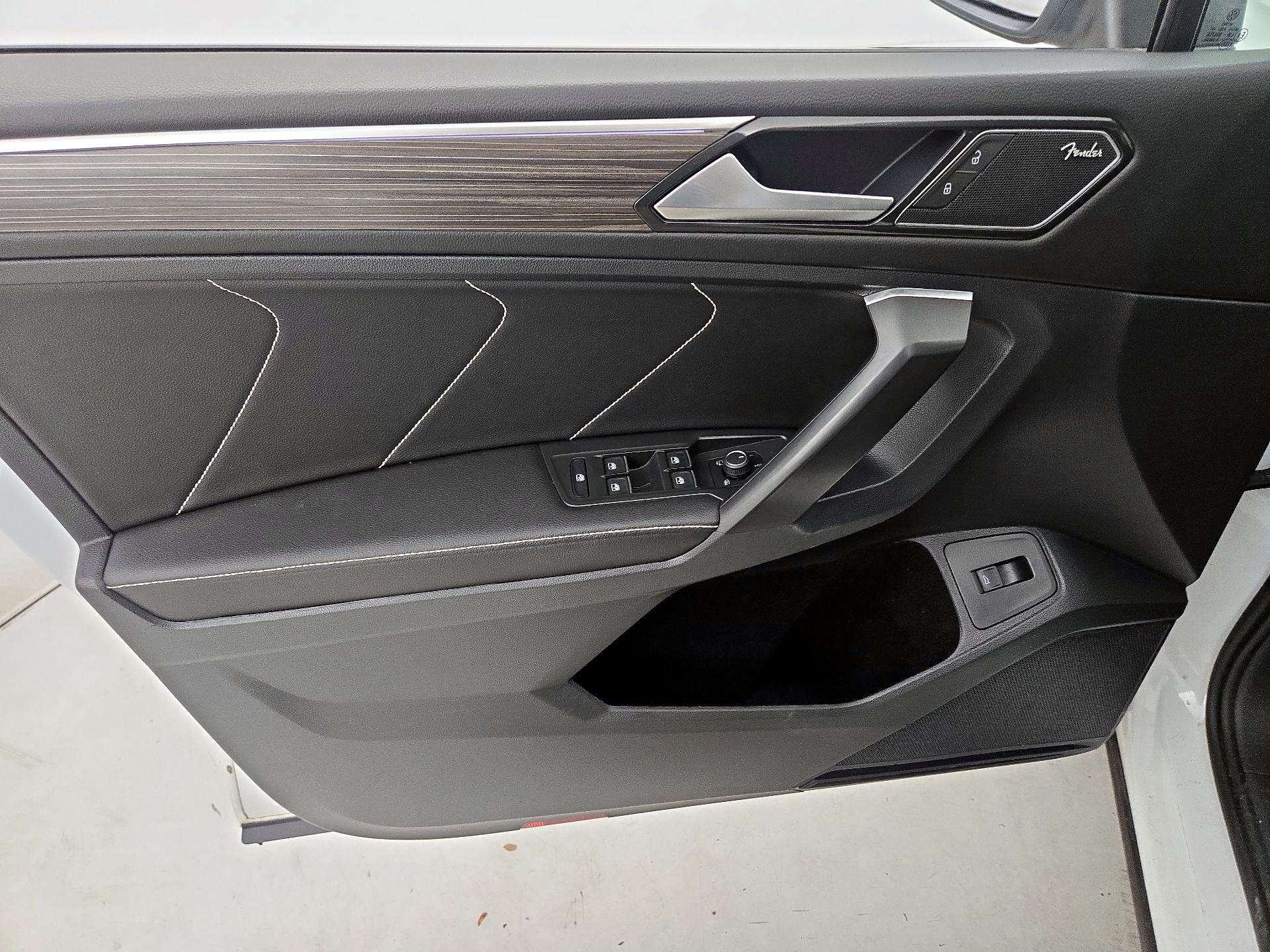 Thumbnail: 2022 Volkswagen Tiguan - 12