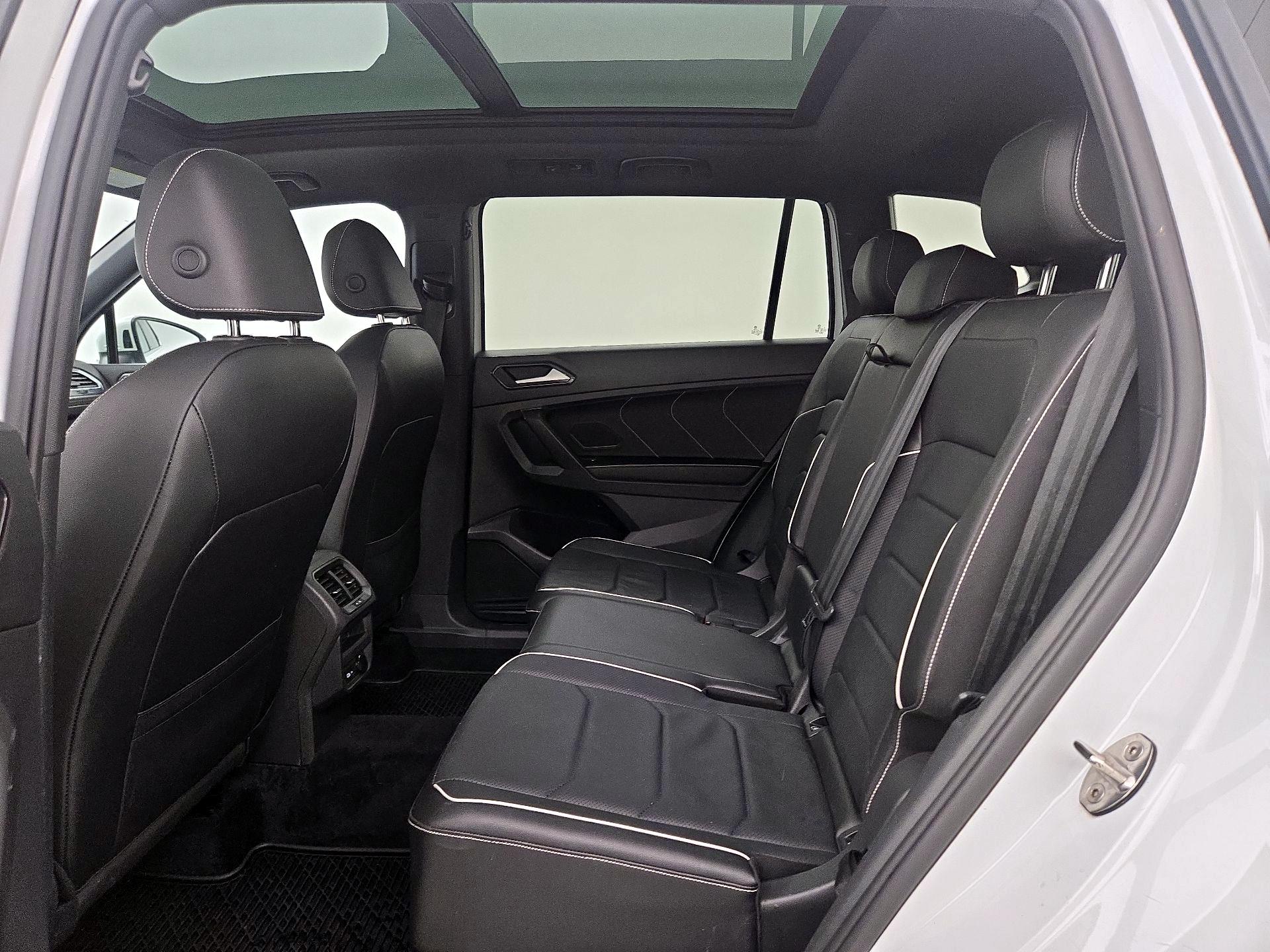 Thumbnail: 2022 Volkswagen Tiguan - 20