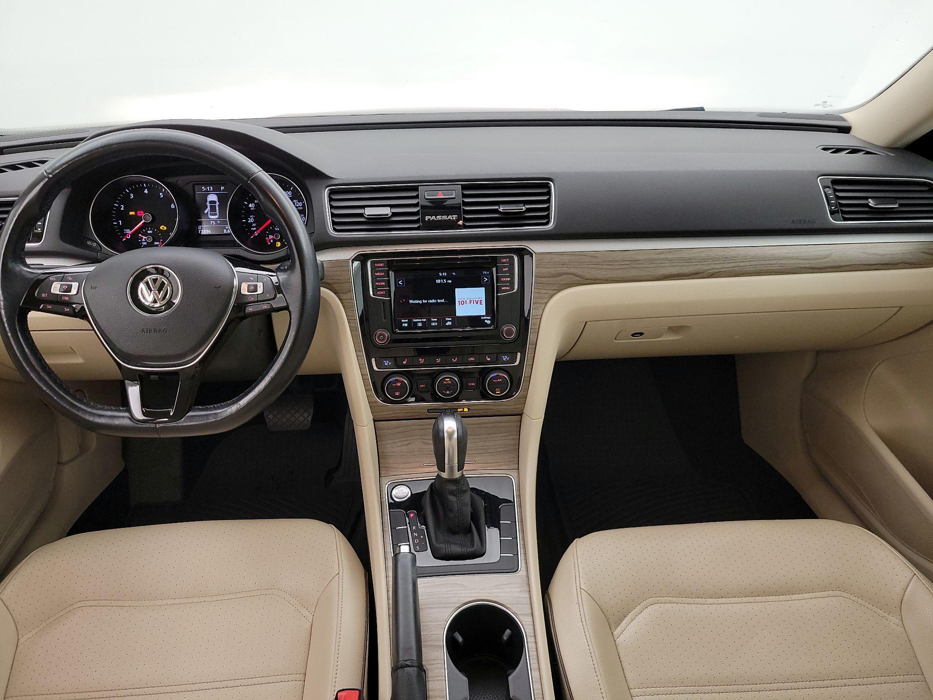 Thumbnail: 2018 Volkswagen Passat - 9