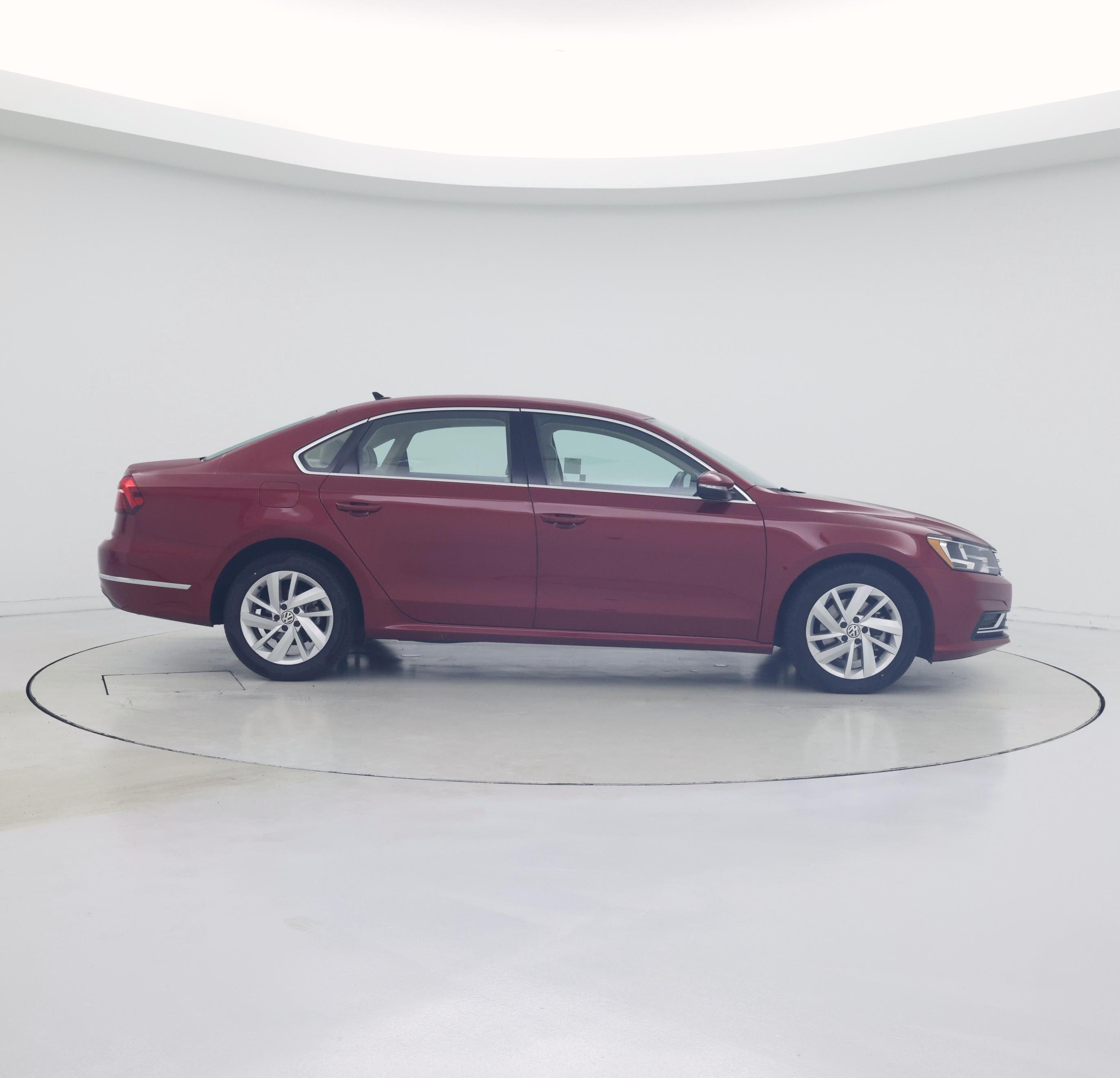 Thumbnail: 2018 Volkswagen Passat - 7