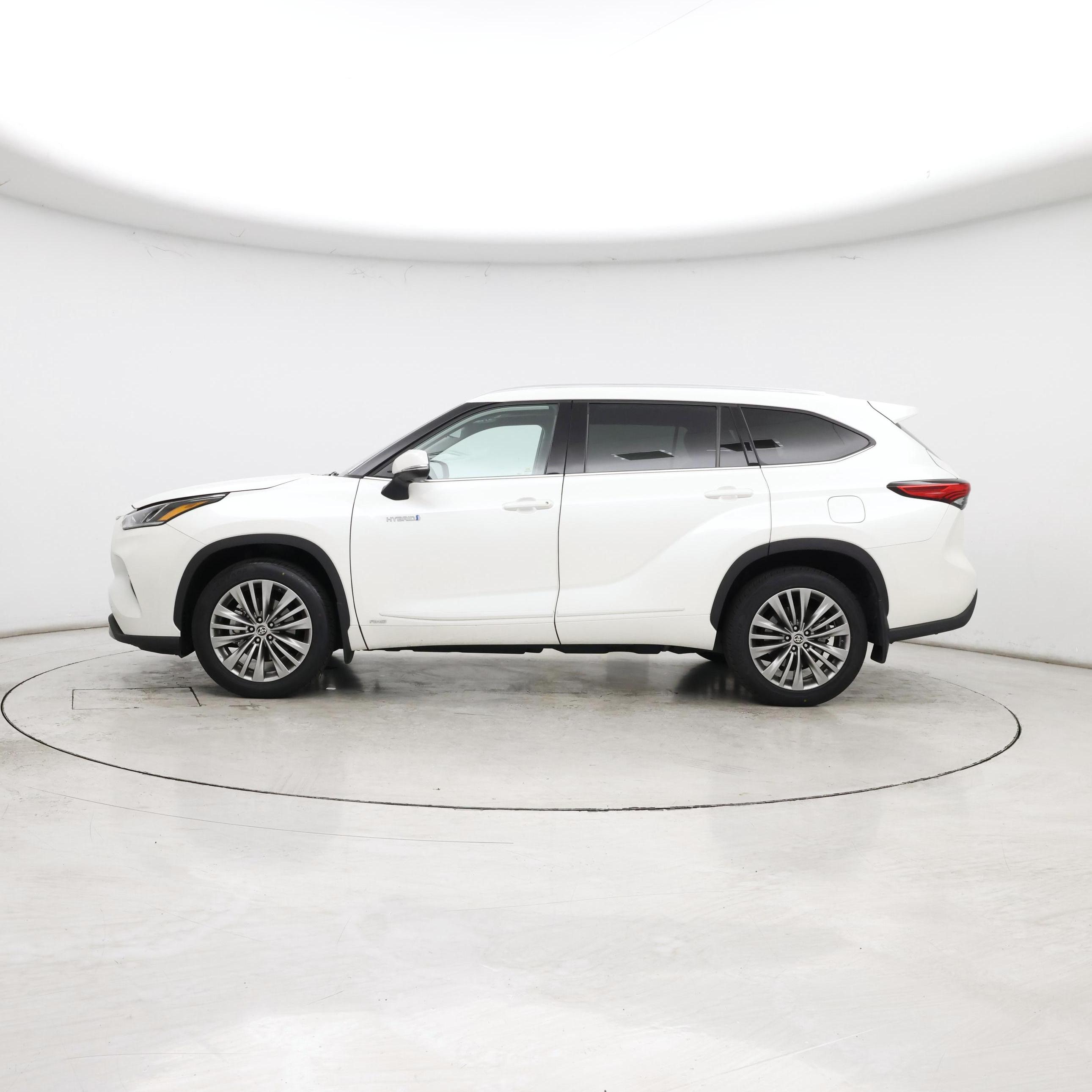 Thumbnail: 2020 Toyota Highlander - 3