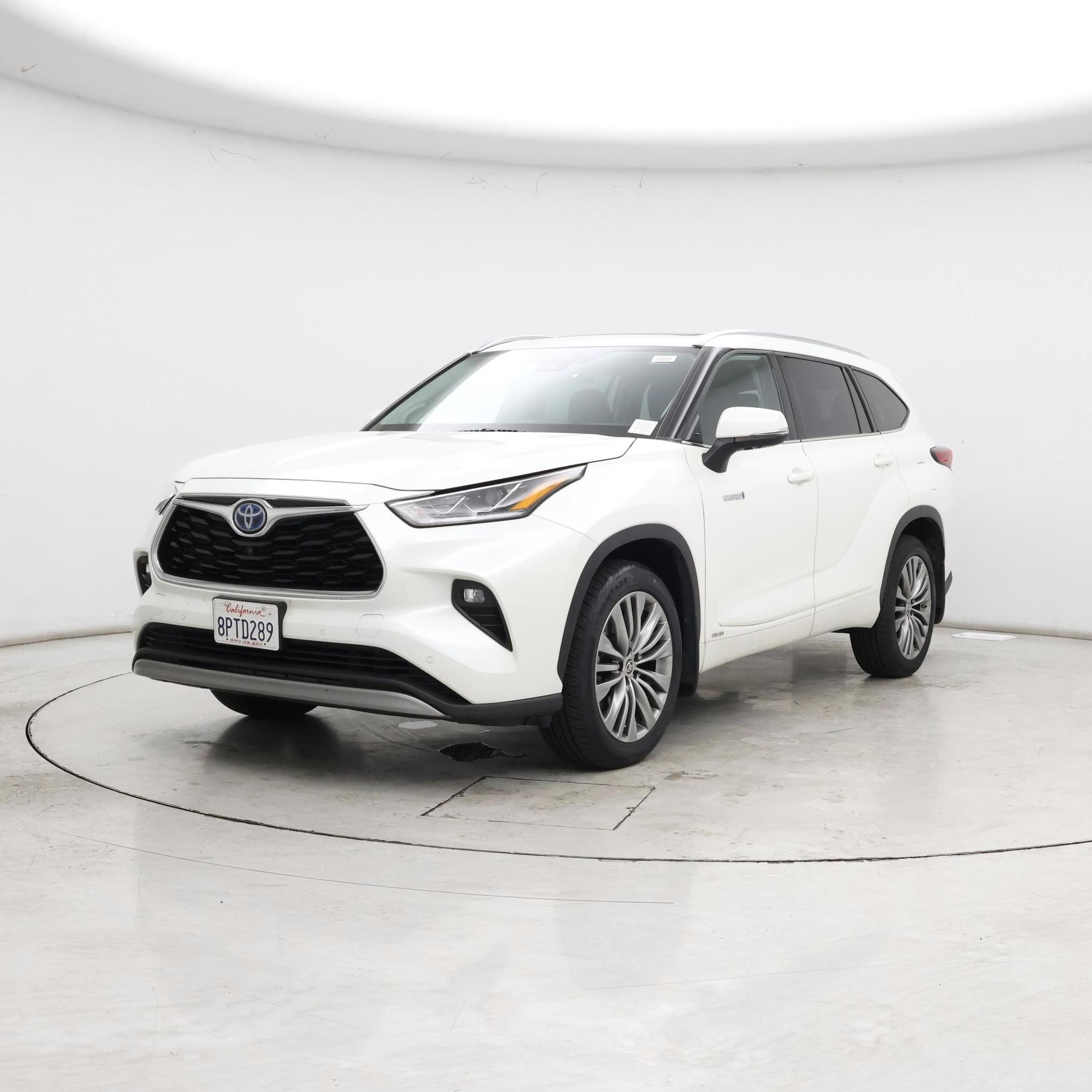 Thumbnail: 2020 Toyota Highlander - 4