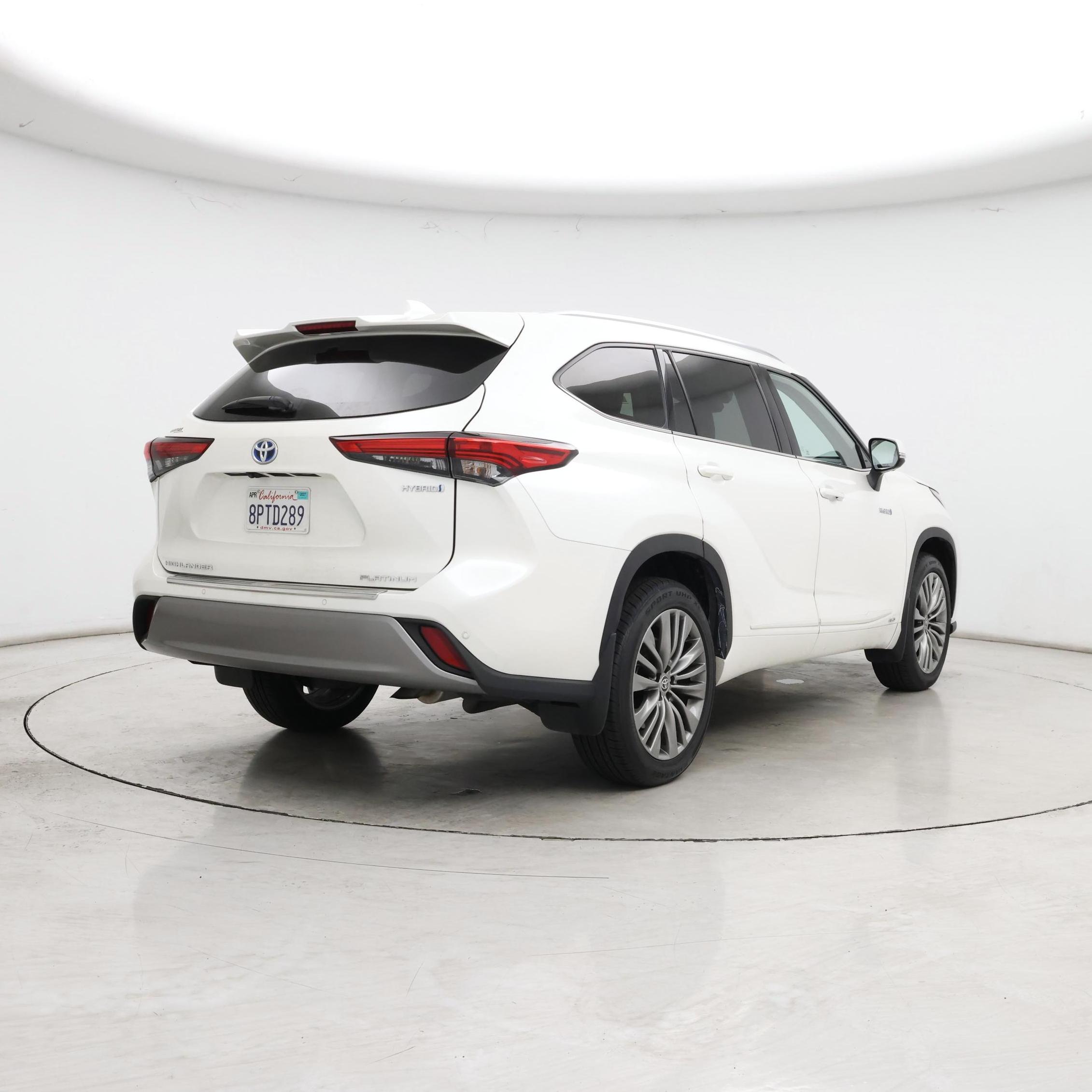 Thumbnail: 2020 Toyota Highlander - 8
