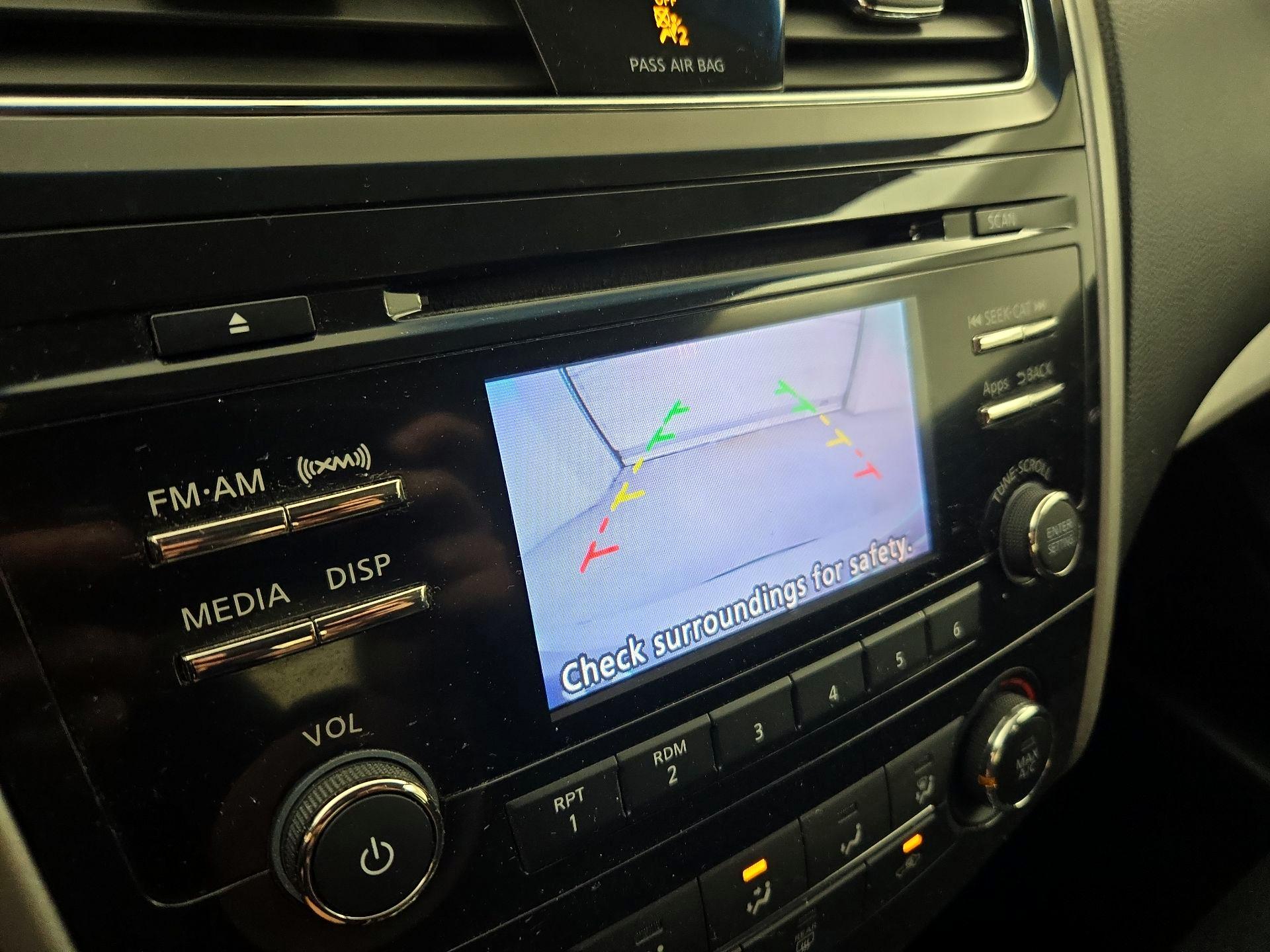 Thumbnail: 2014 Nissan Altima - 14