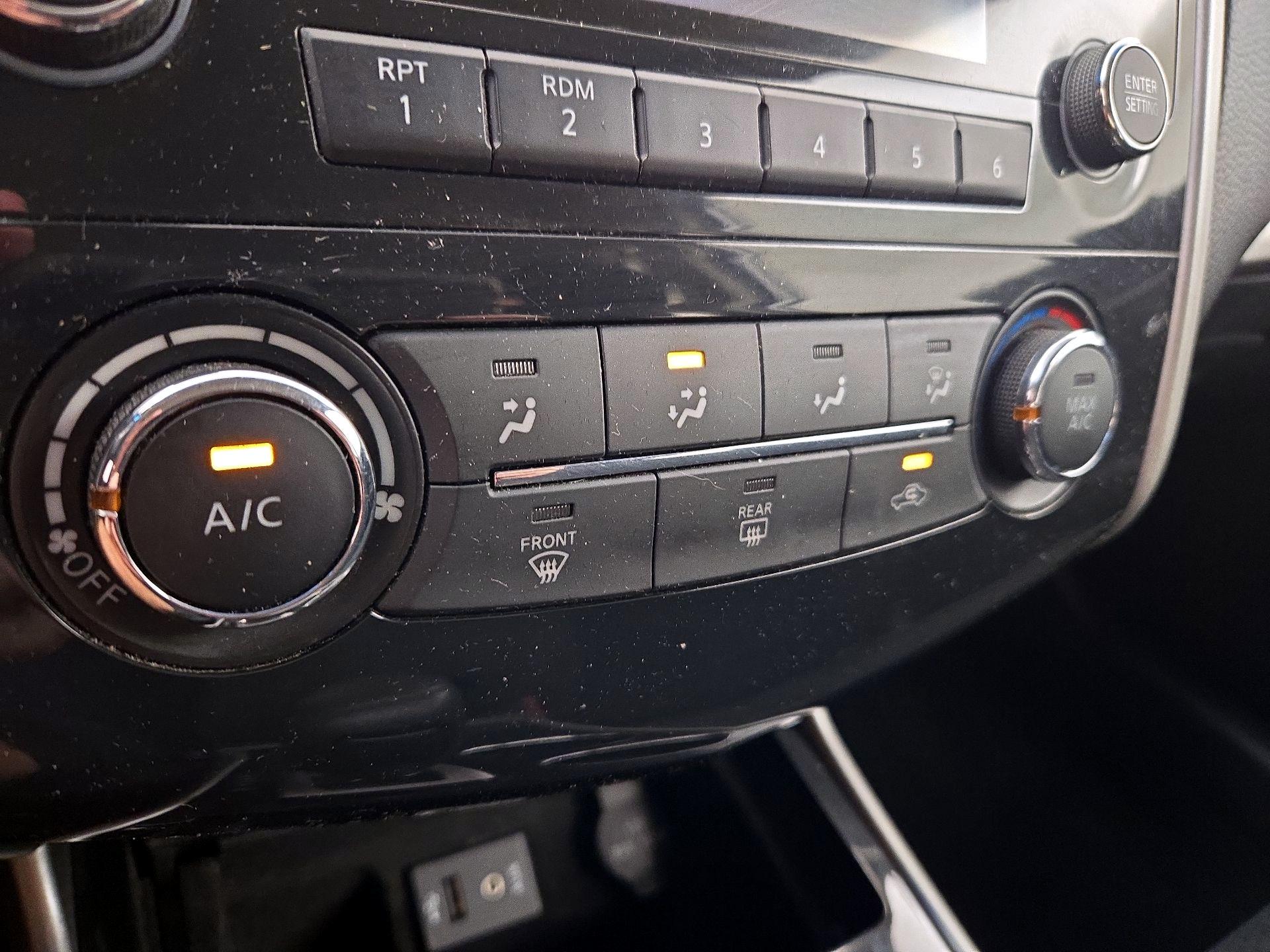 Thumbnail: 2014 Nissan Altima - 16