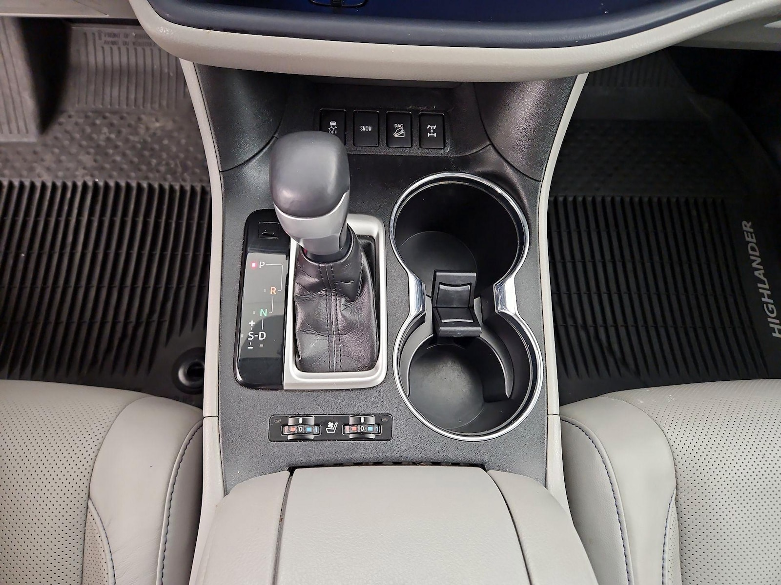 2019 Toyota Highlander Limited Platinum - Photo 18