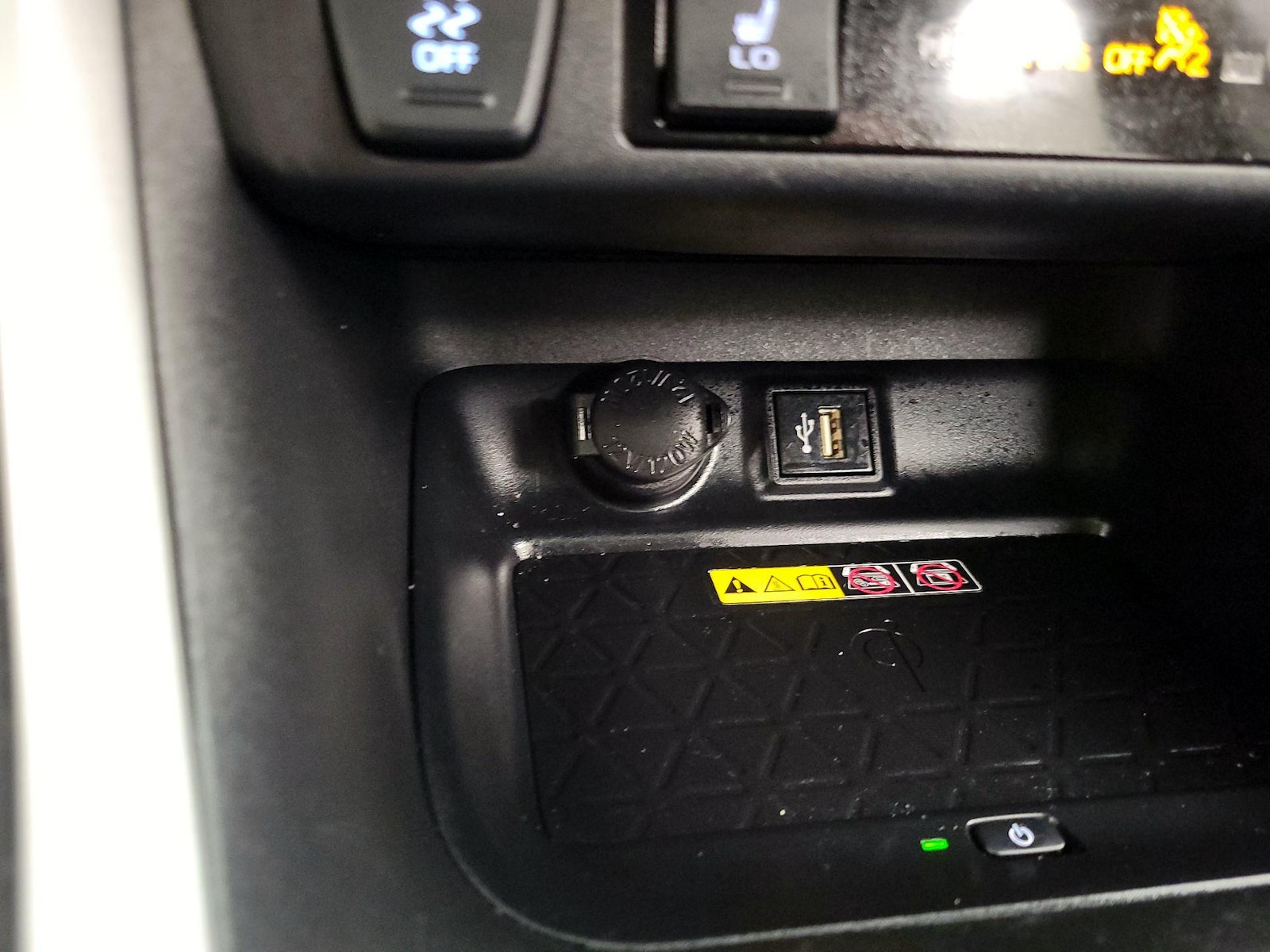 2023 Toyota RAV4 XLE Premium - Photo 19