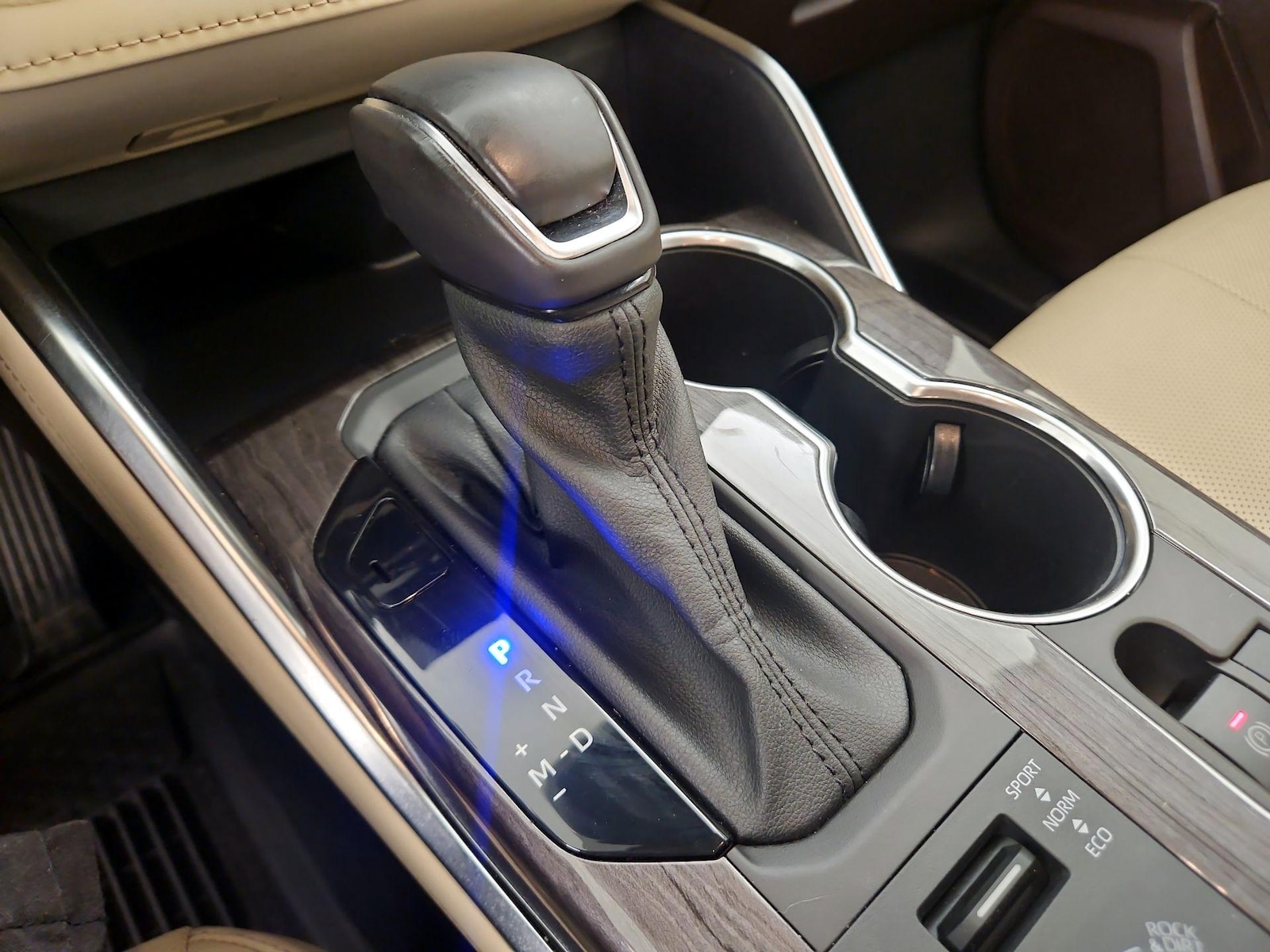 2022 Toyota Highlander Limited - Photo 19