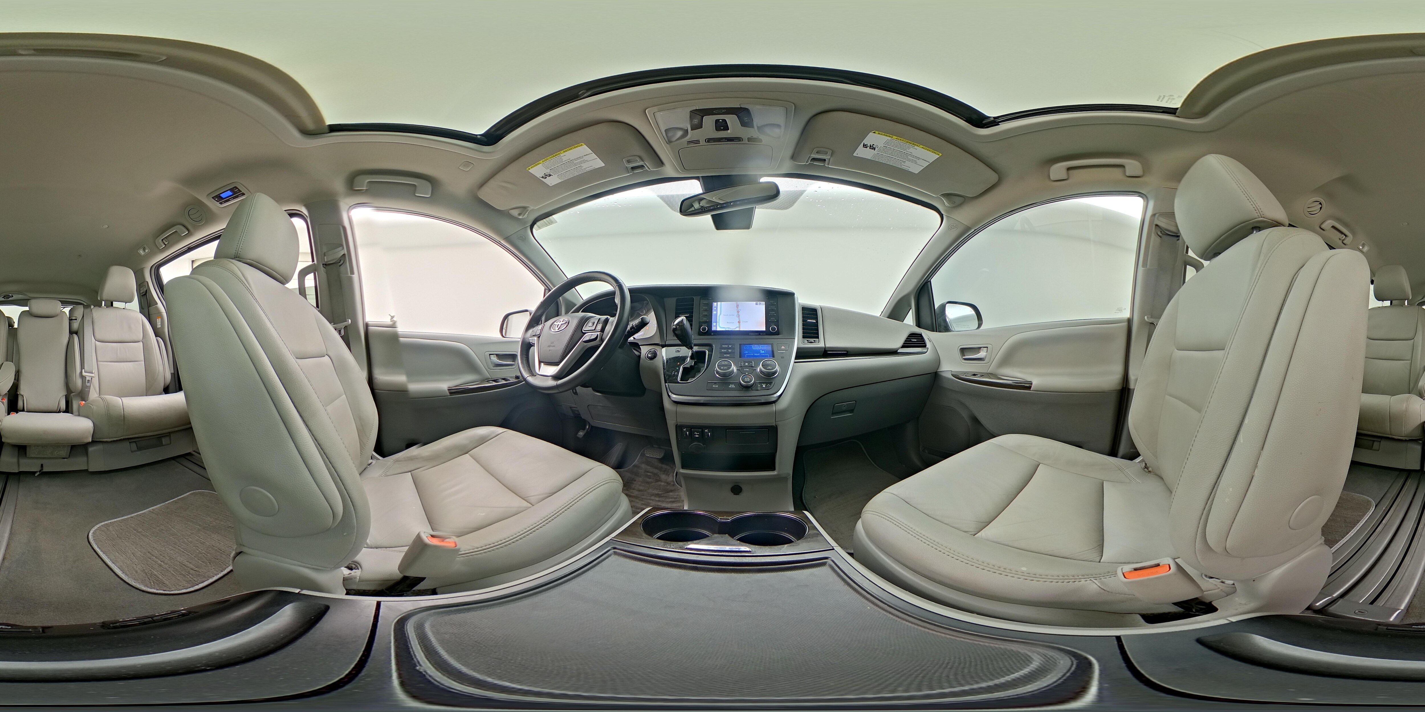 2019 Toyota Sienna XLE - Photo 28
