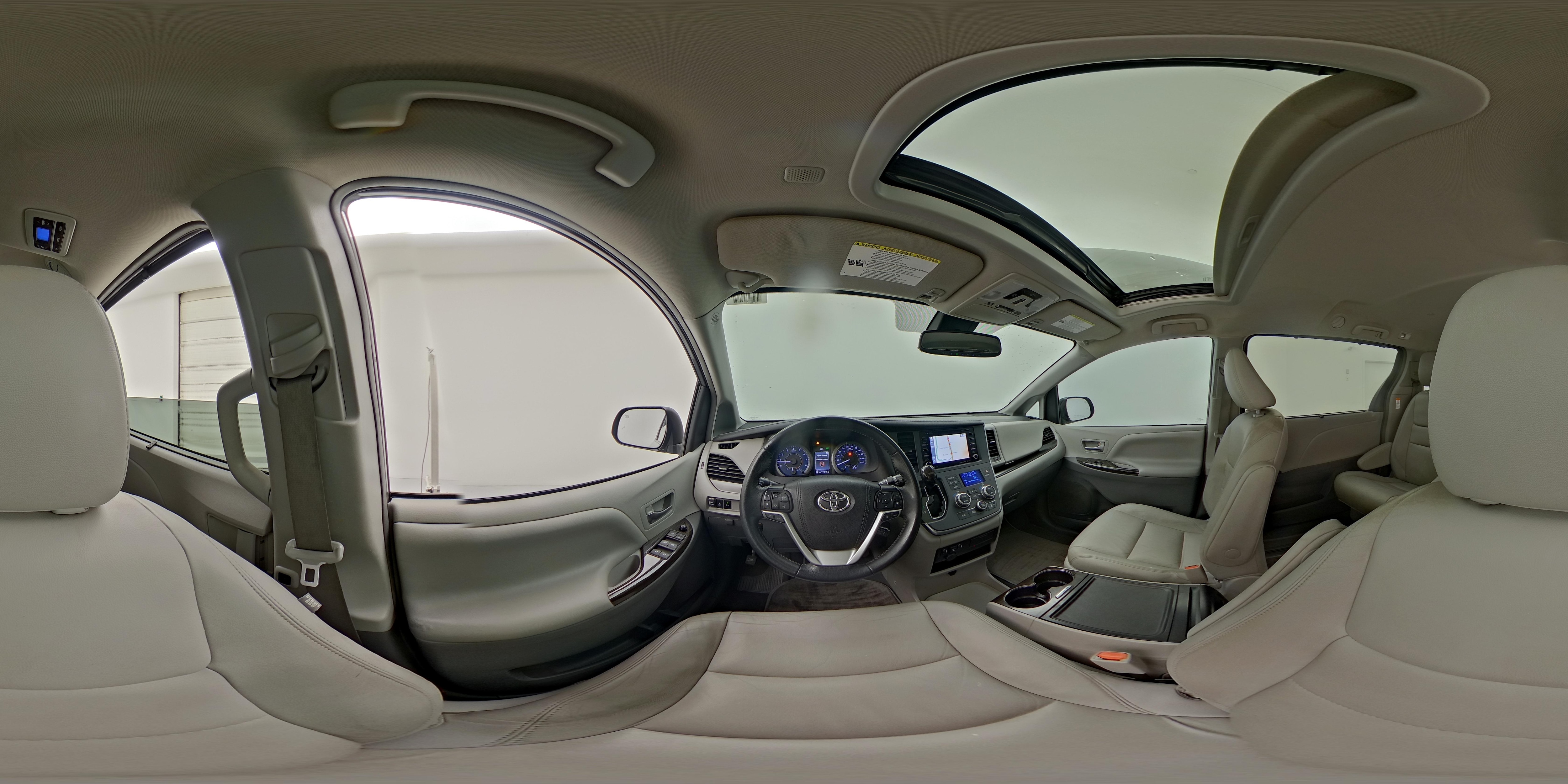 2019 Toyota Sienna XLE - Photo 30