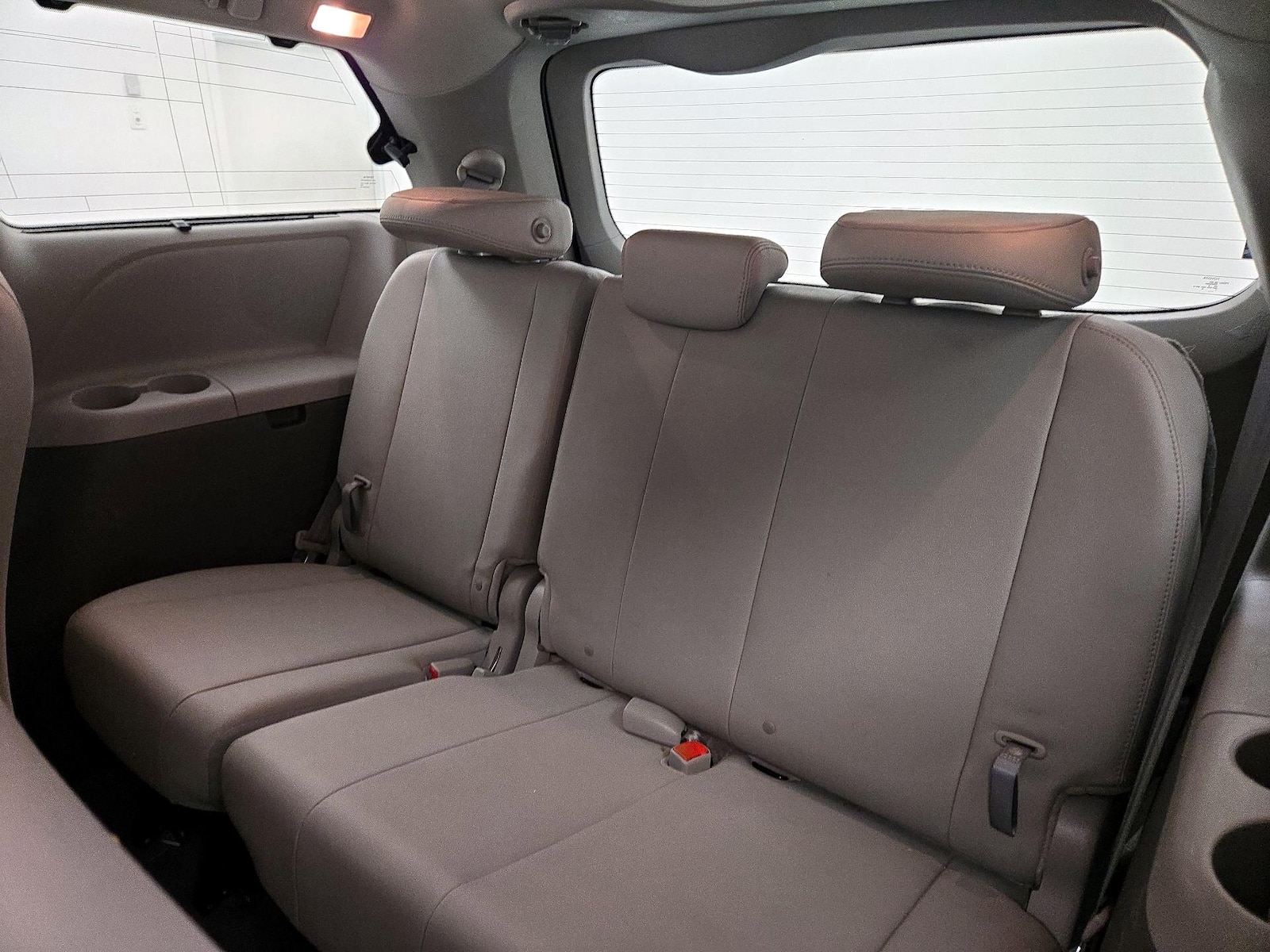 2019 Toyota Sienna XLE - Photo 23