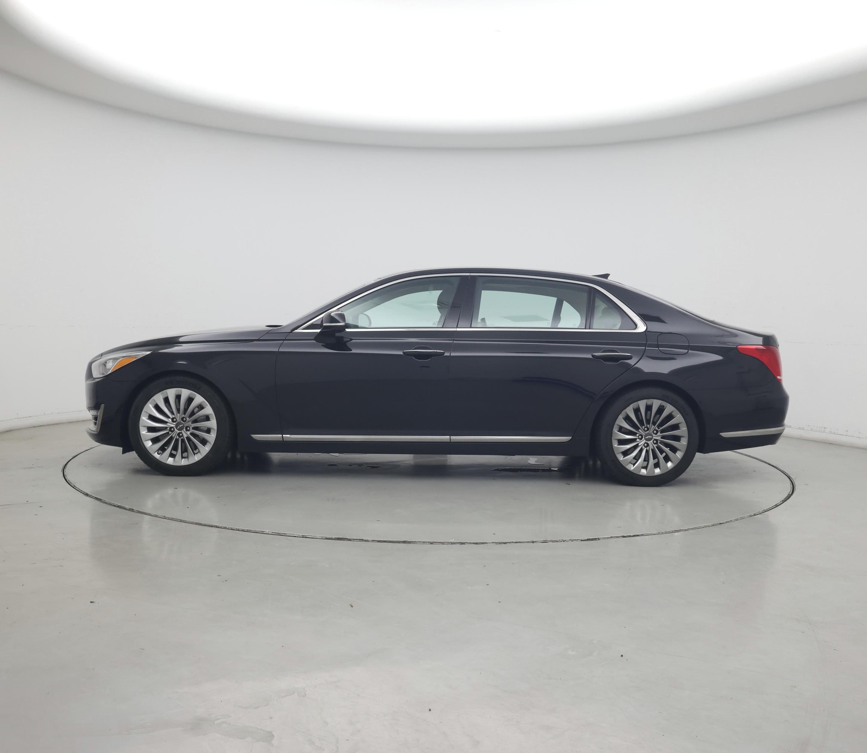 Thumbnail: 2019 Genesis G90 - 3