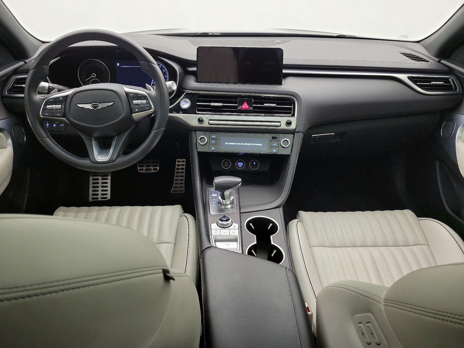 2024 GENESIS G70 Standard - Photo 10
