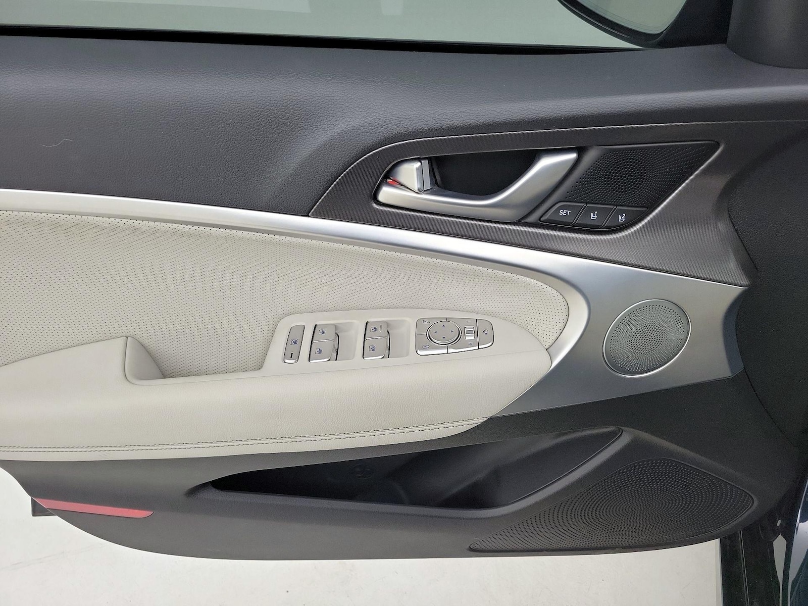 2024 GENESIS G70 Standard - Photo 13