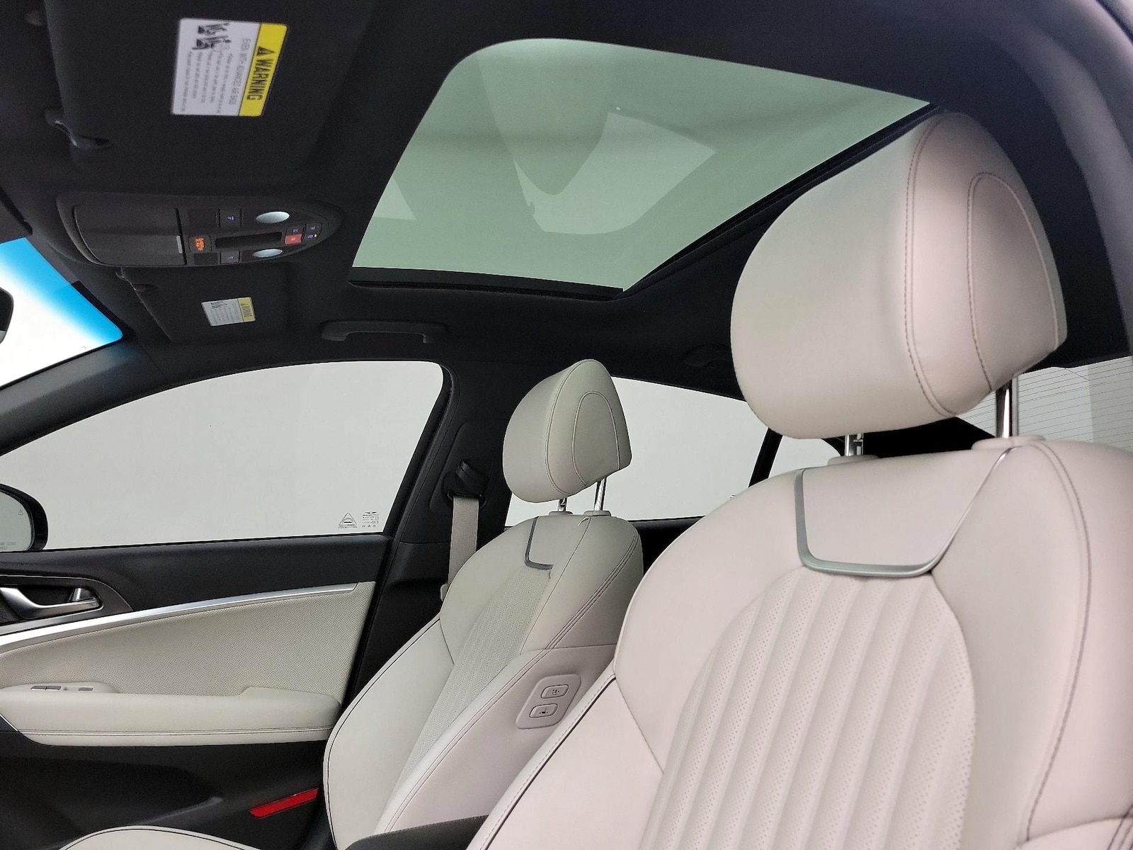 2024 GENESIS G70 Standard - Photo 21