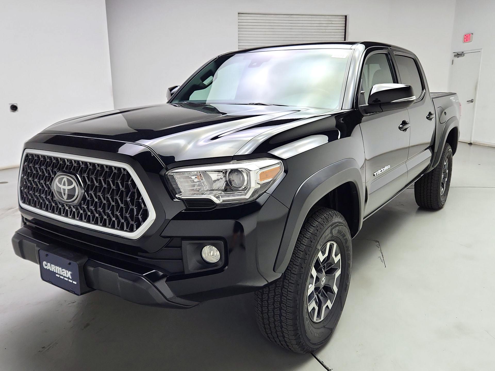 Thumbnail: 2019 Toyota Tacoma - 3