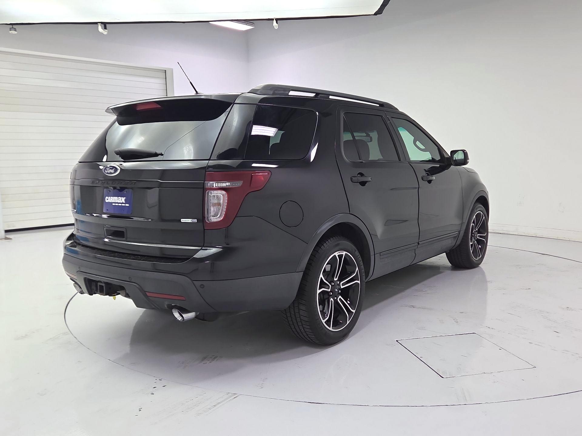 Thumbnail: 2015 Ford Explorer - 5