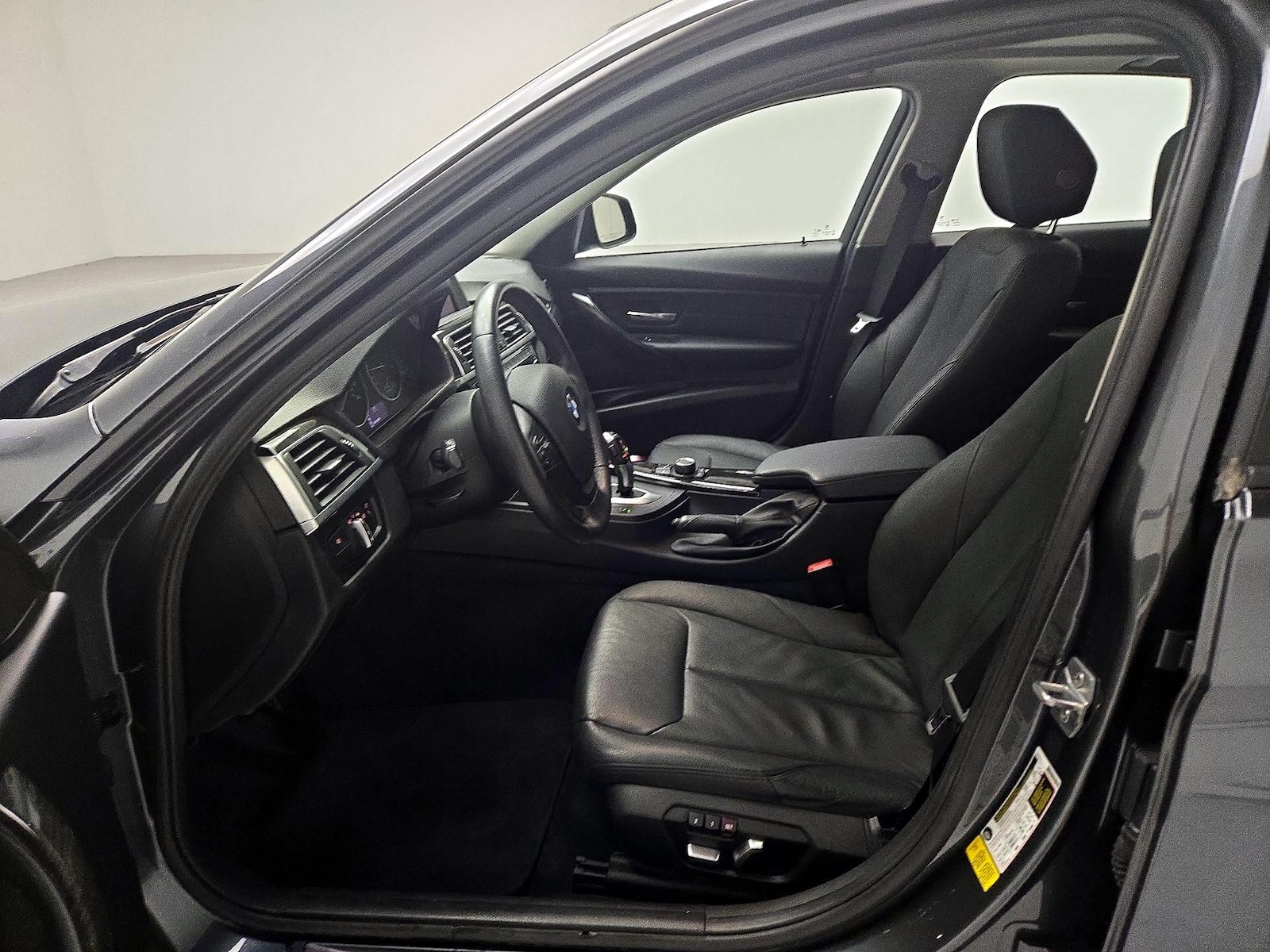 2018 BMW 3 Series 320i - Photo 10