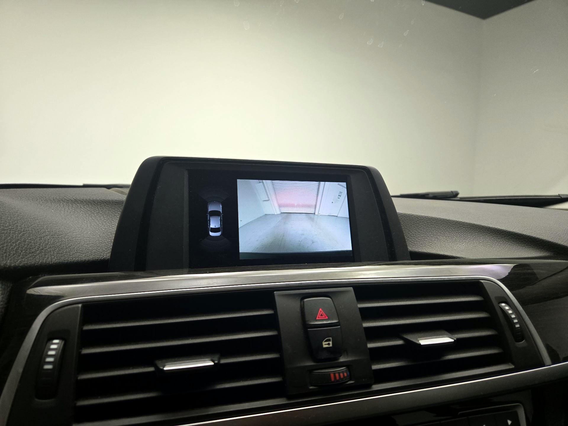 Thumbnail: 2018 BMW 3 Series - 12