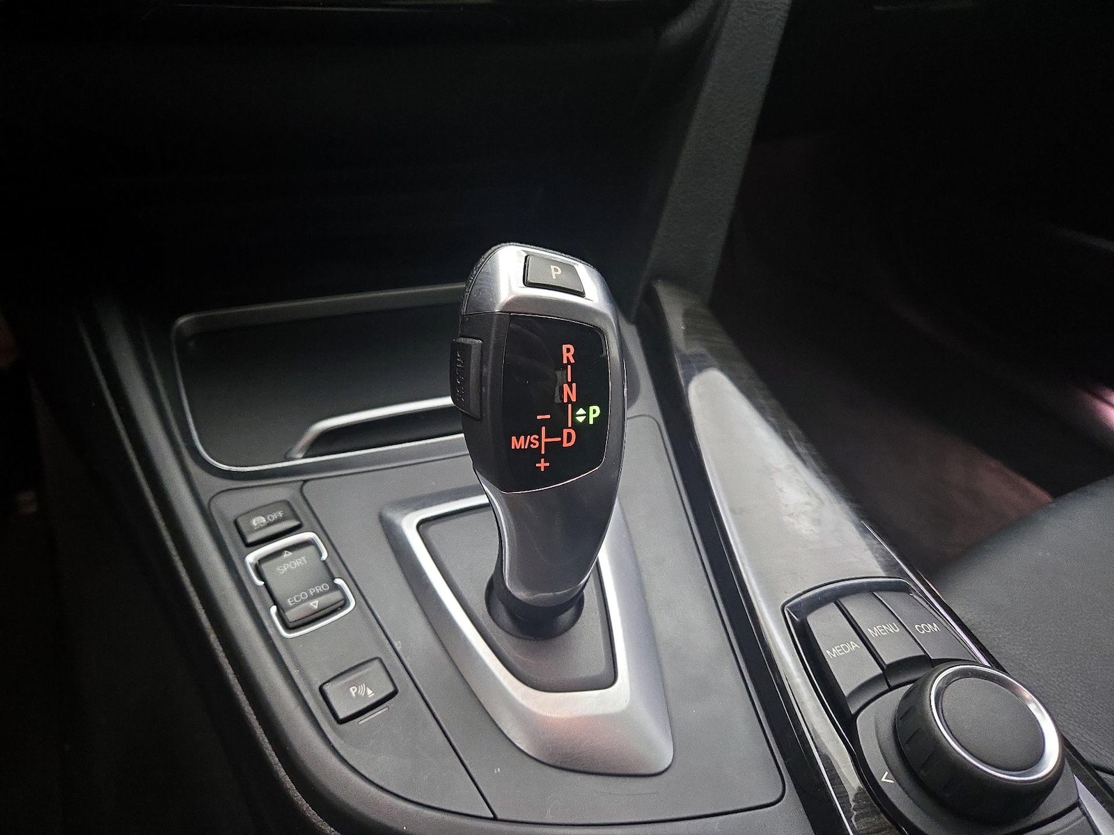 2018 BMW 3 Series 320i - Photo 16