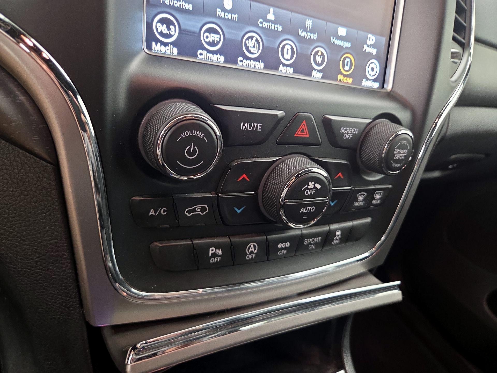 Thumbnail: 2018 Jeep Grand Cherokee - 16